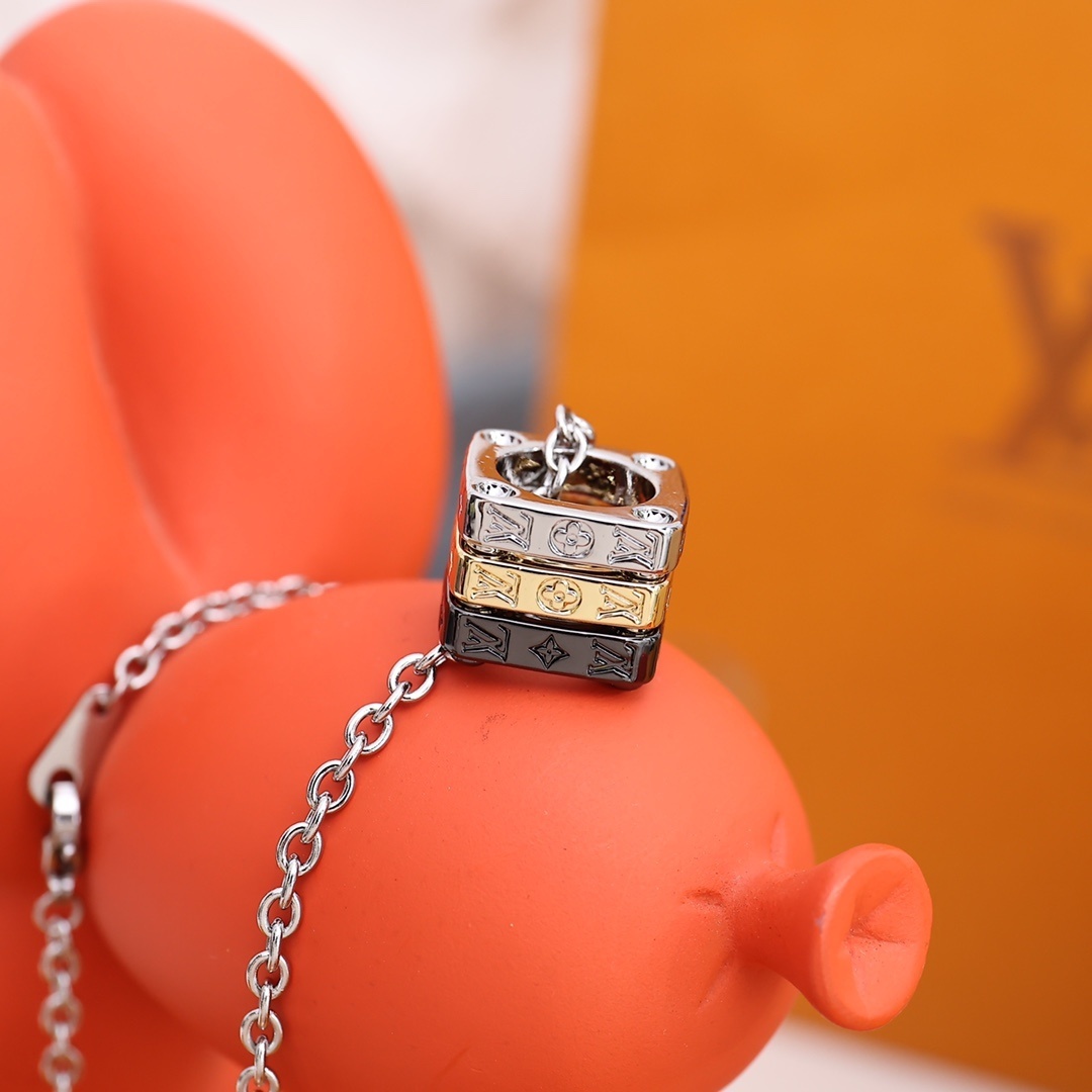 LV Stacked Cube Necklace – Louis Vuitton Stacked Cube Necklace