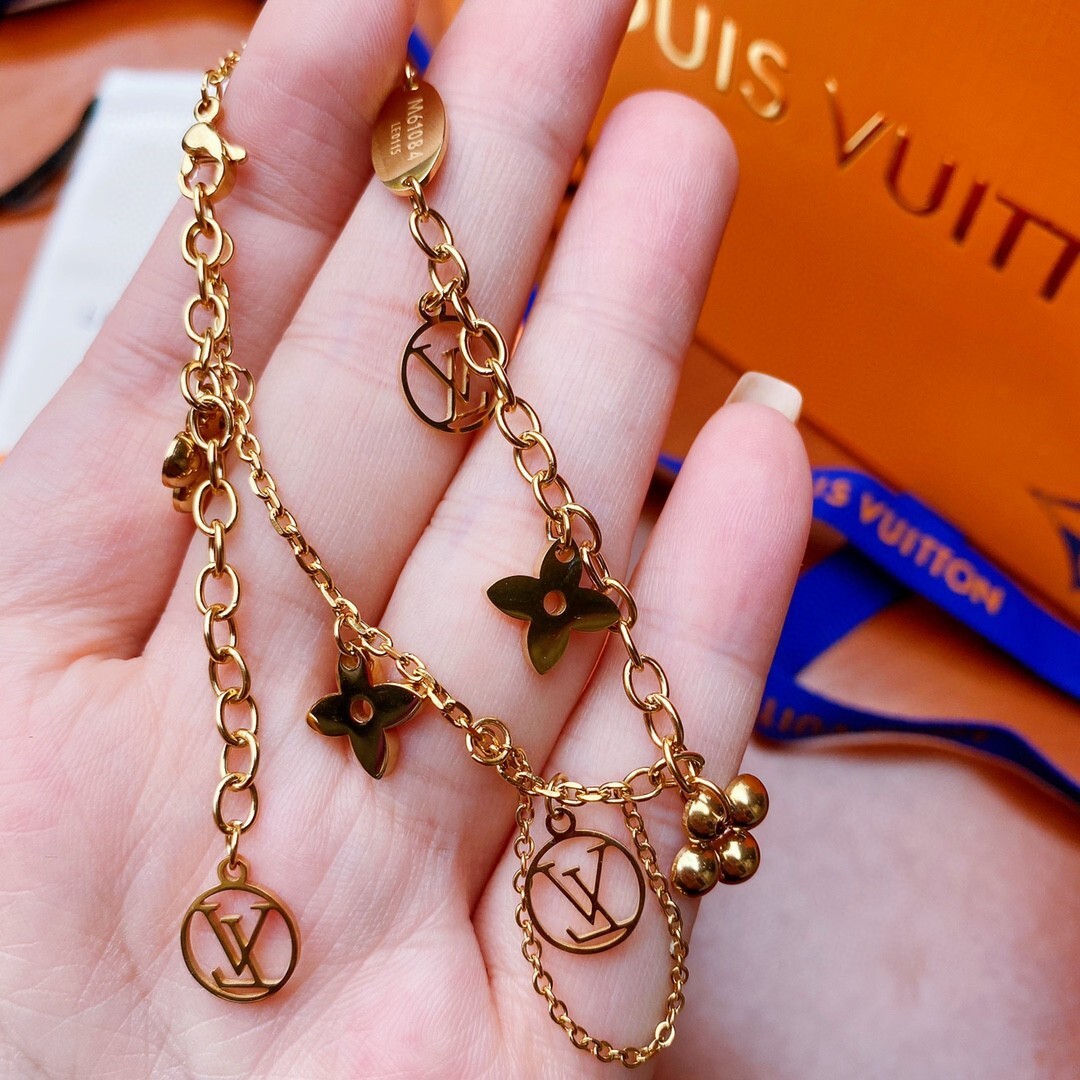 Luxury Charm Bracelet – Premium Gold Finish