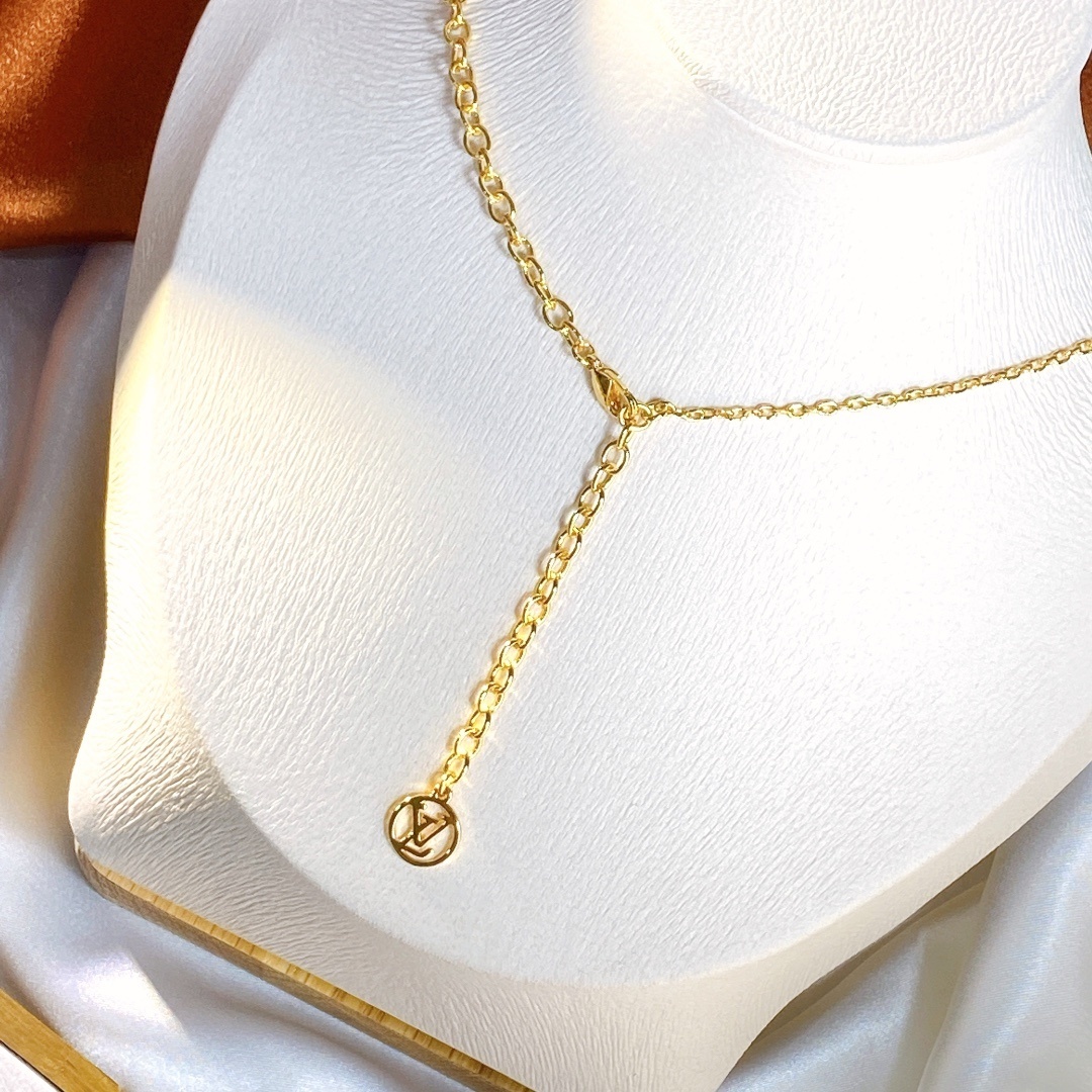 Louis Vuitton Gold Star Flower Charm Necklace – Delicate Chain