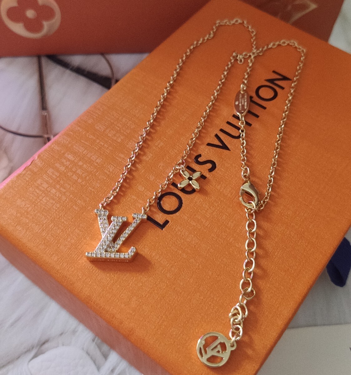 LV Gold Diamond Pendant – Louis Vuitton Gold LV Diamond Necklace