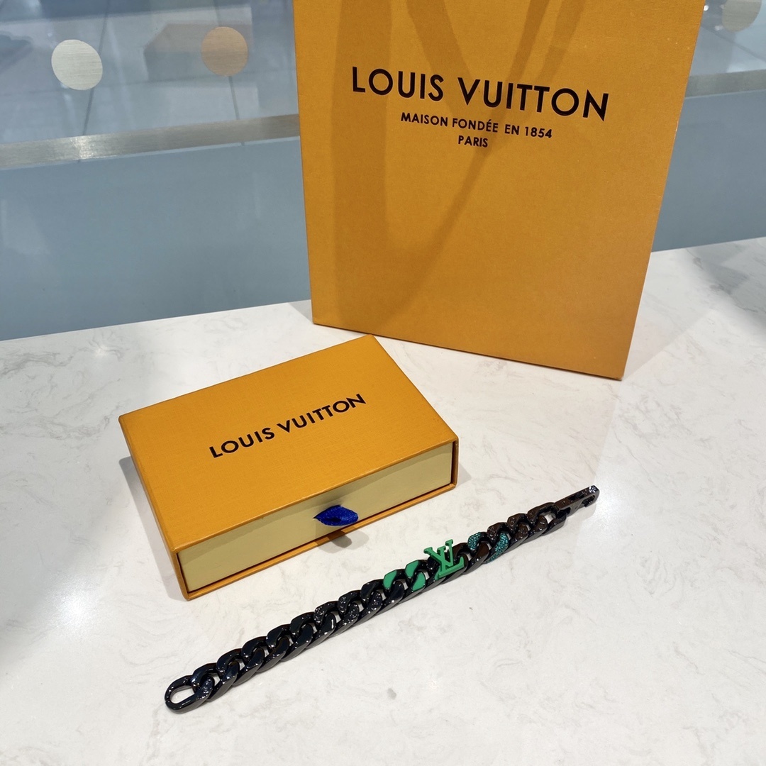 Louis Vuitton Monogram Chain Bracelet – Premium Quality