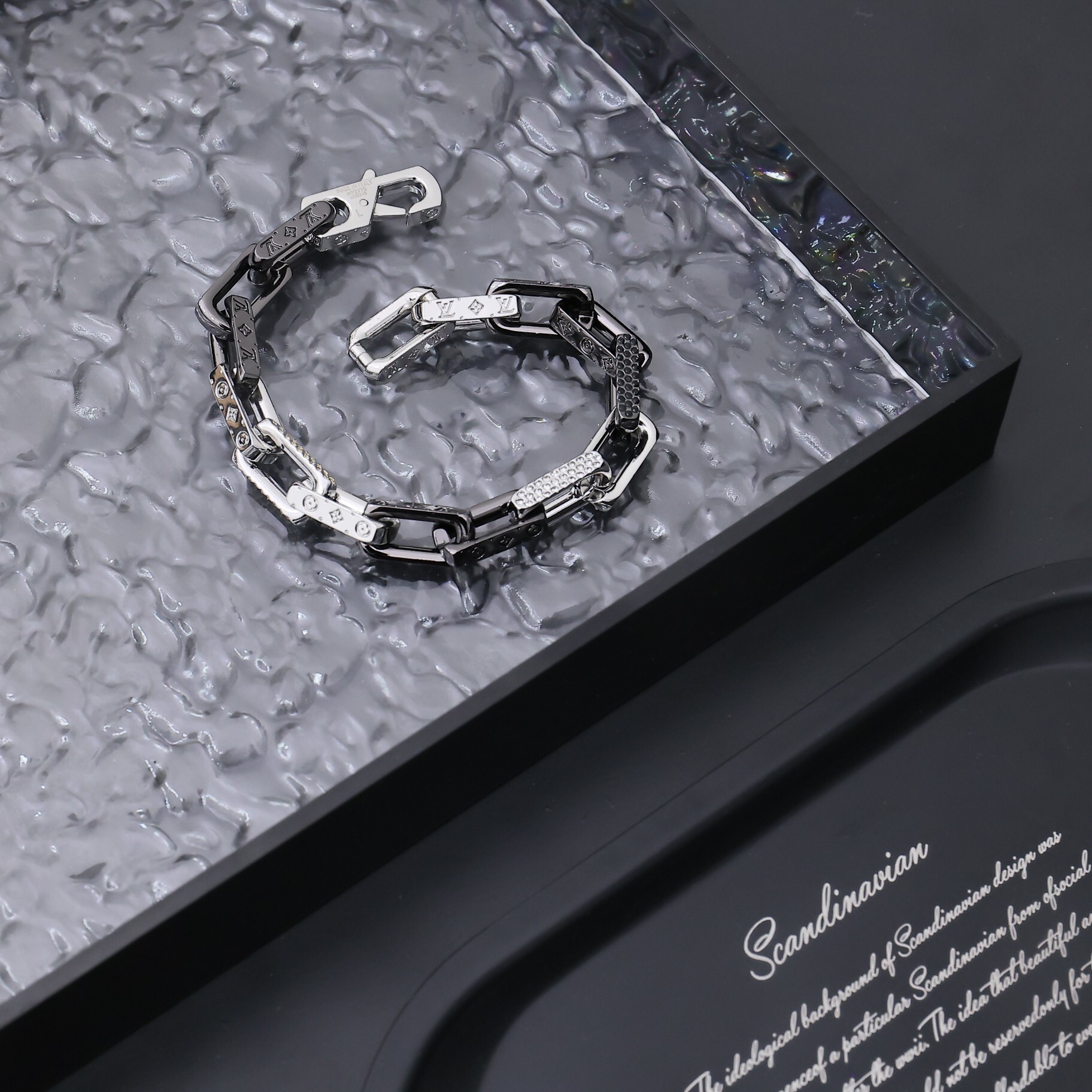 Premium Chain Link Bracelet – Silver & Black