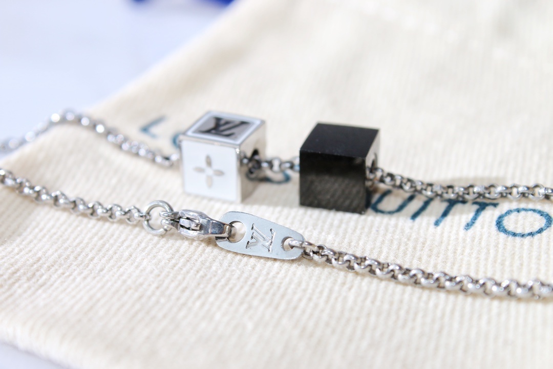LV Cube Chain Necklace – Louis Vuitton Black & White Cube Chain