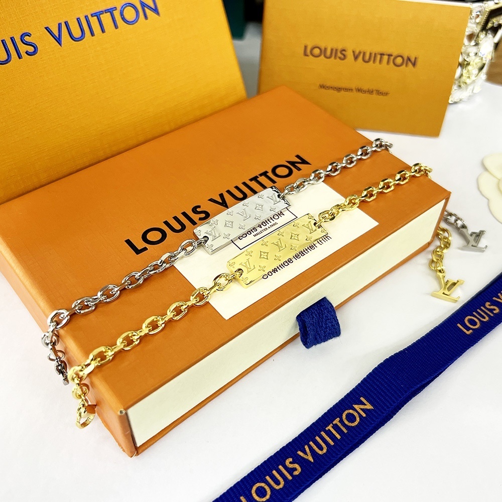 Louis Vuitton Premium Chain Bracelet – Iconic Style