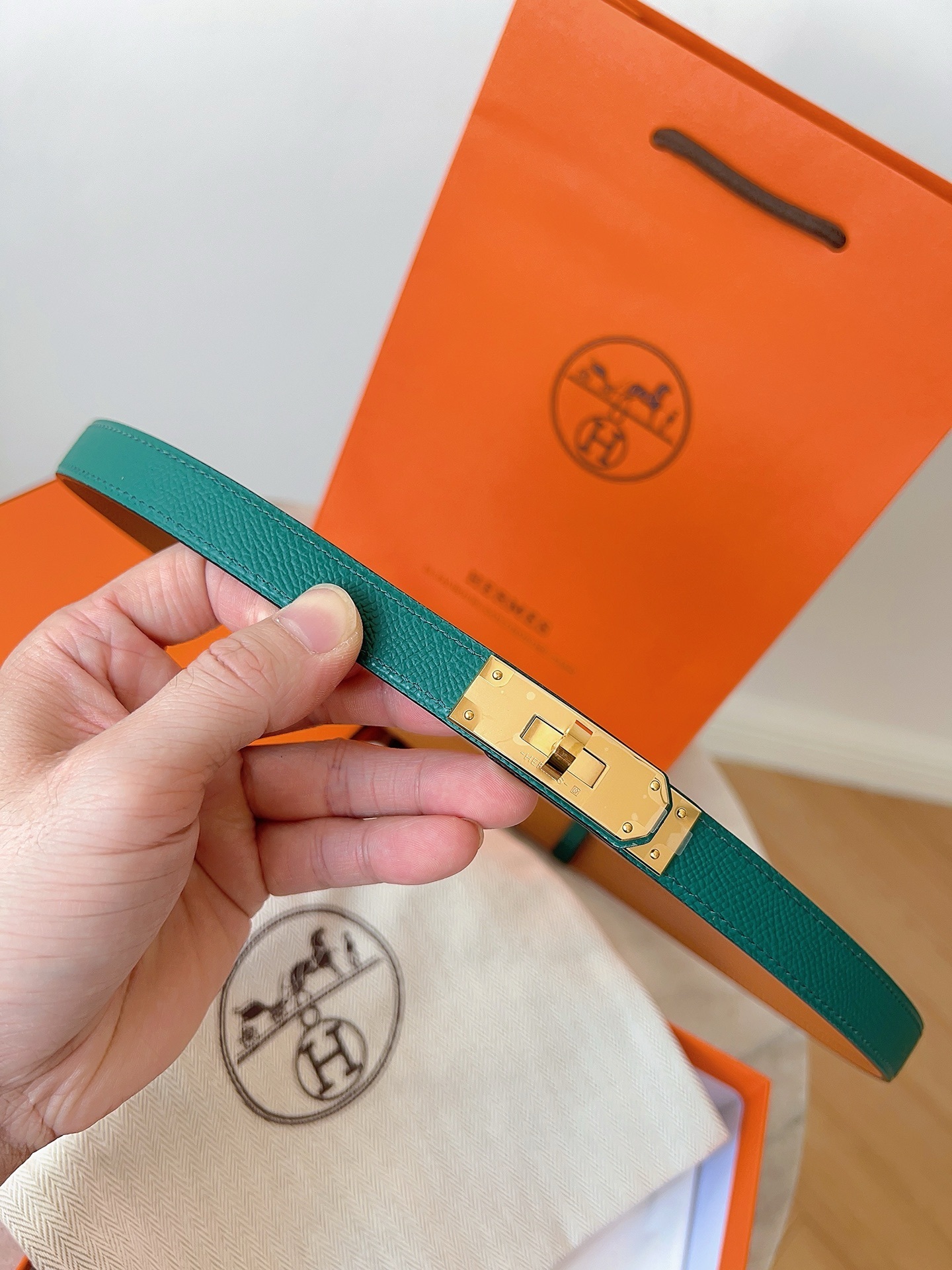 Hermès Kelly Double Tour Bracelet - Green Epsom Leather Gold Hardware