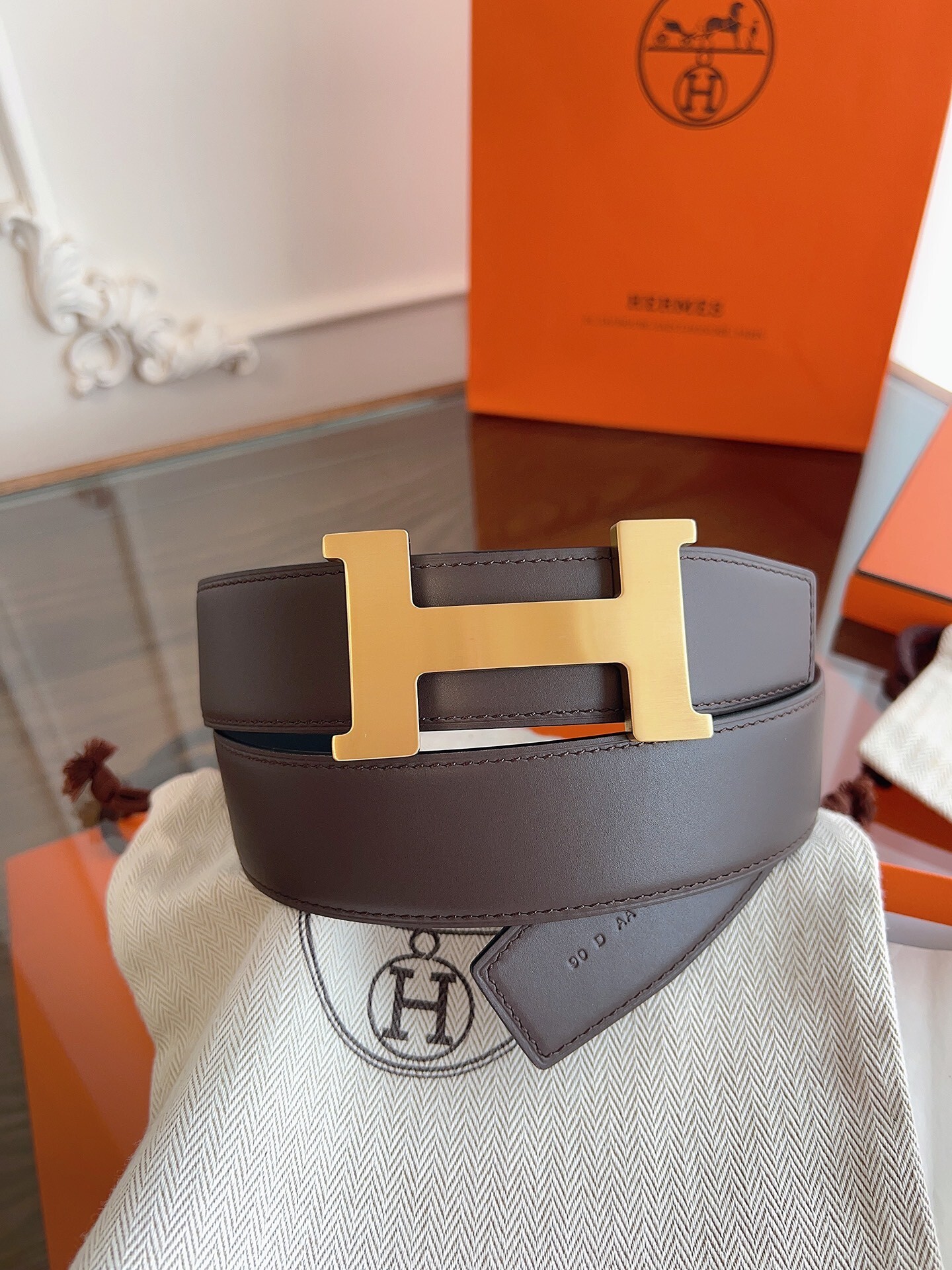 Luxury Hermès H Buckle Leather Belt - Gold Hardware Designer Piece
