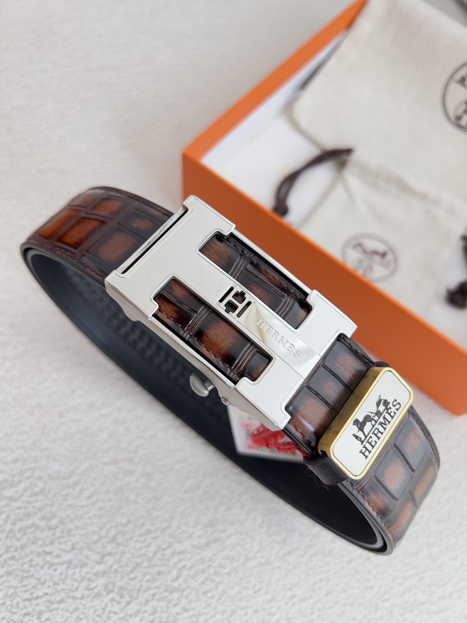 Luxury Men's Leather Belt Crocodile Texture with Silver H Buckle