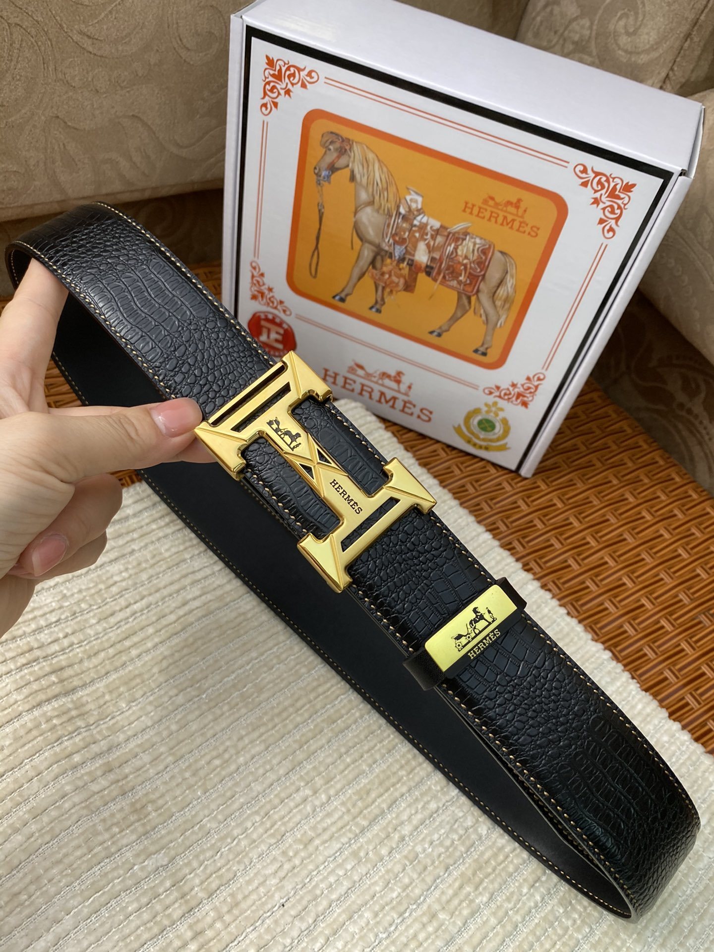 Luxury Men's H Buckle Leather Belt - Crocodile Pattern Gold