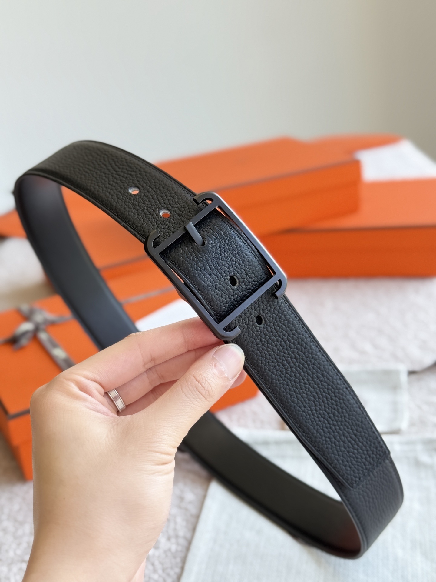 Men's Luxury Black Pebbled Leather Belt with Iconic H Buckle