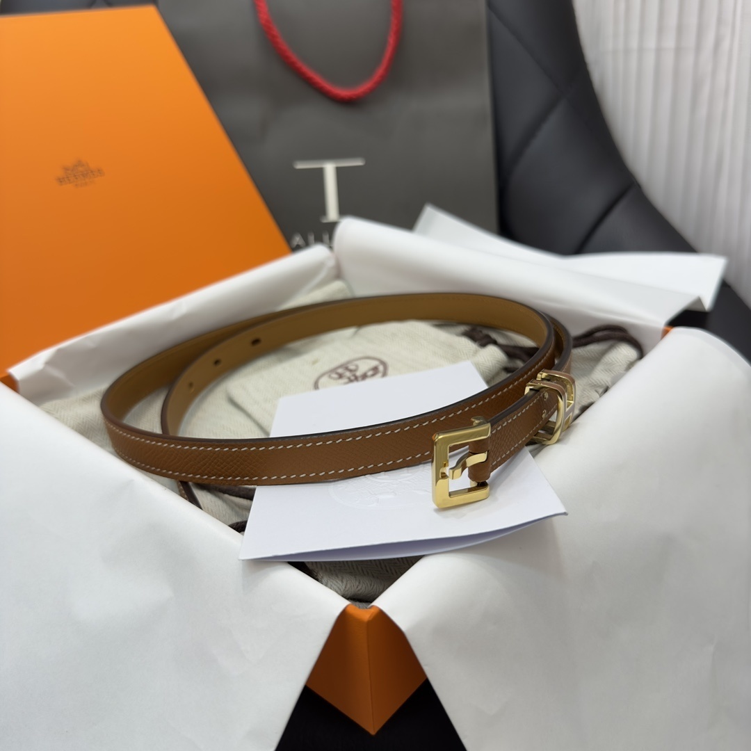Hermès Kelly Belt in Gold Epsom Leather with Gold Hardware