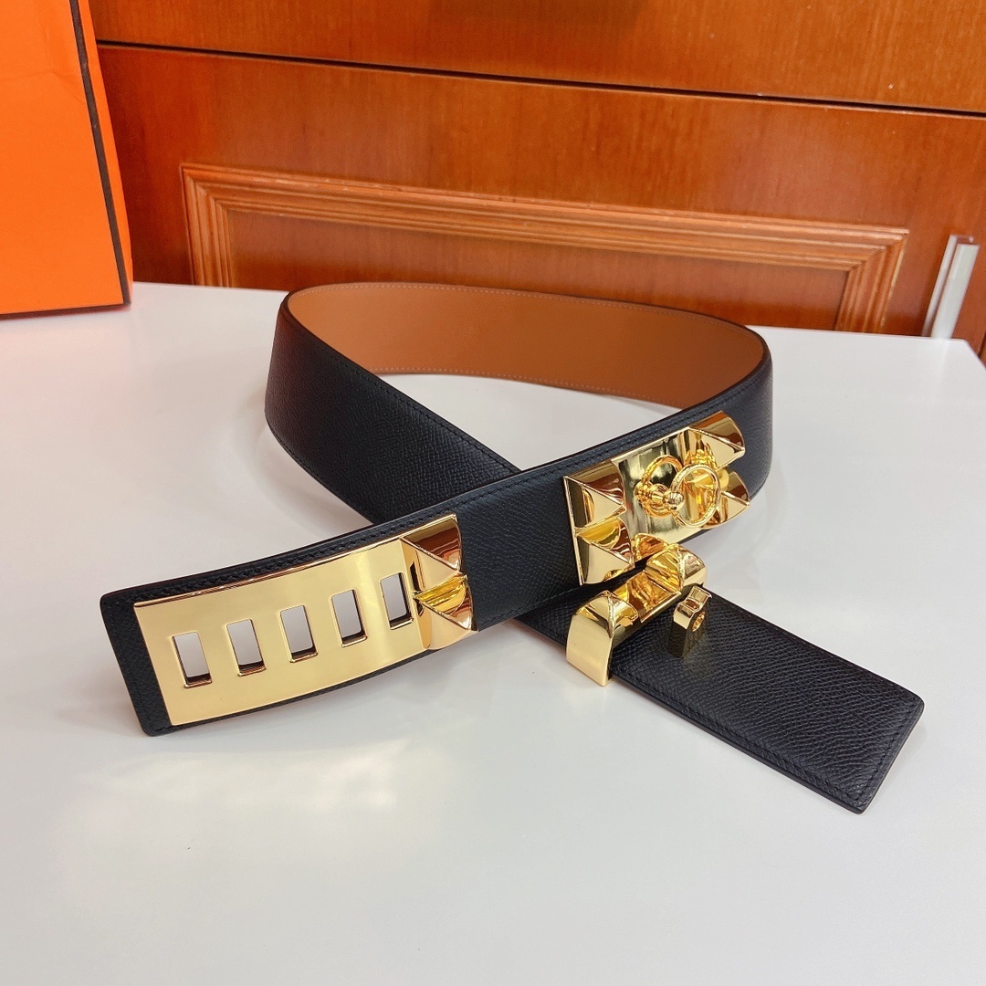 Luxury Black Leather Belt with Gold Pyramid Studs - Elegant Design