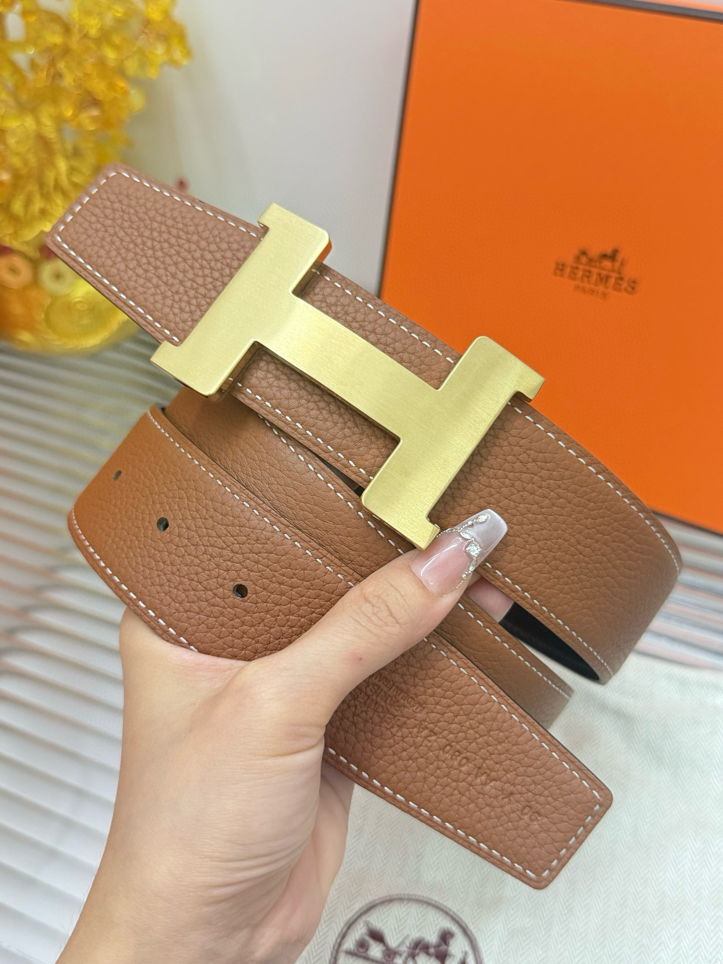 Hermès Reversible H Buckle Leather Belt - Gold Hardware