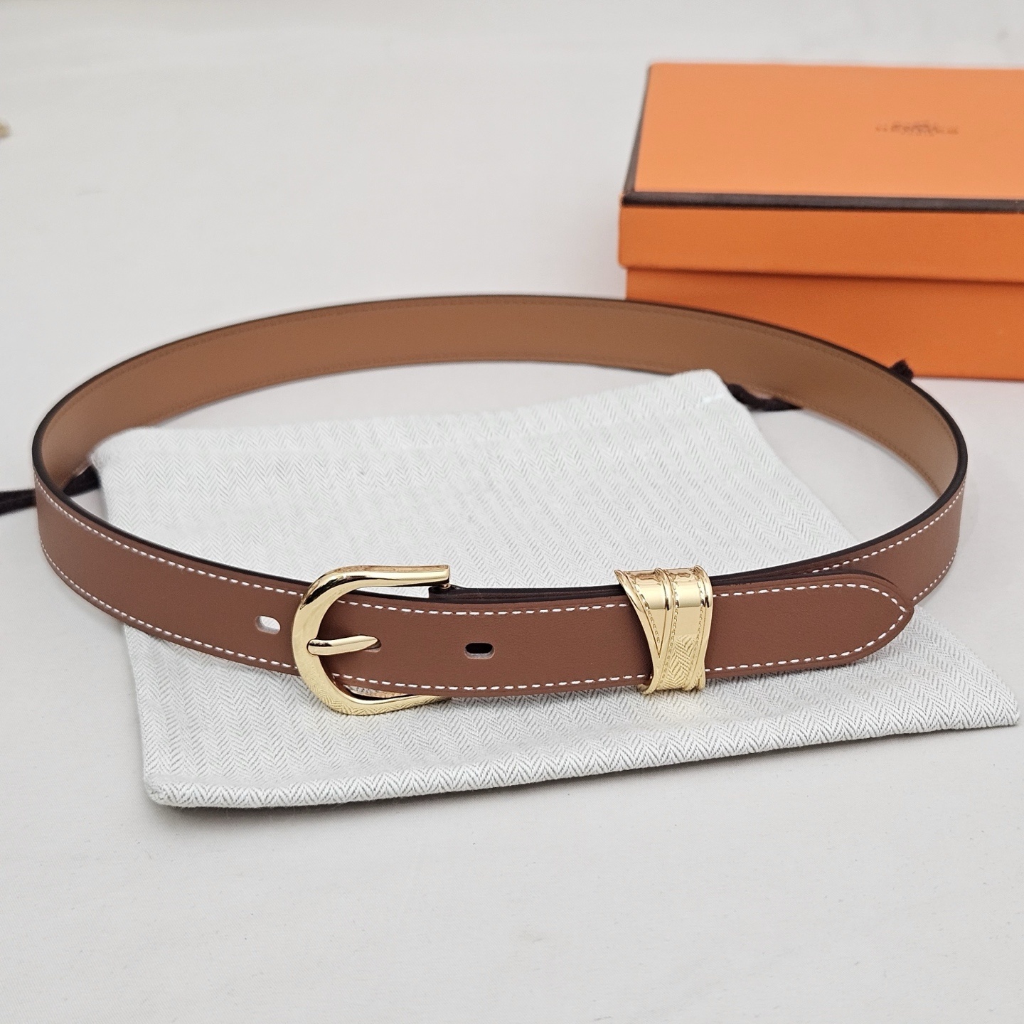 Hermes Women's Brown Leather Belt with Gold Buckle and Keeper