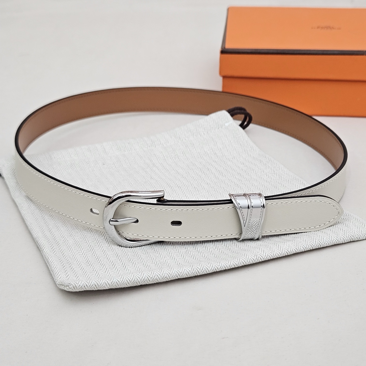 Hermès Women's White Leather Belt with Silver Stirrup Buckle