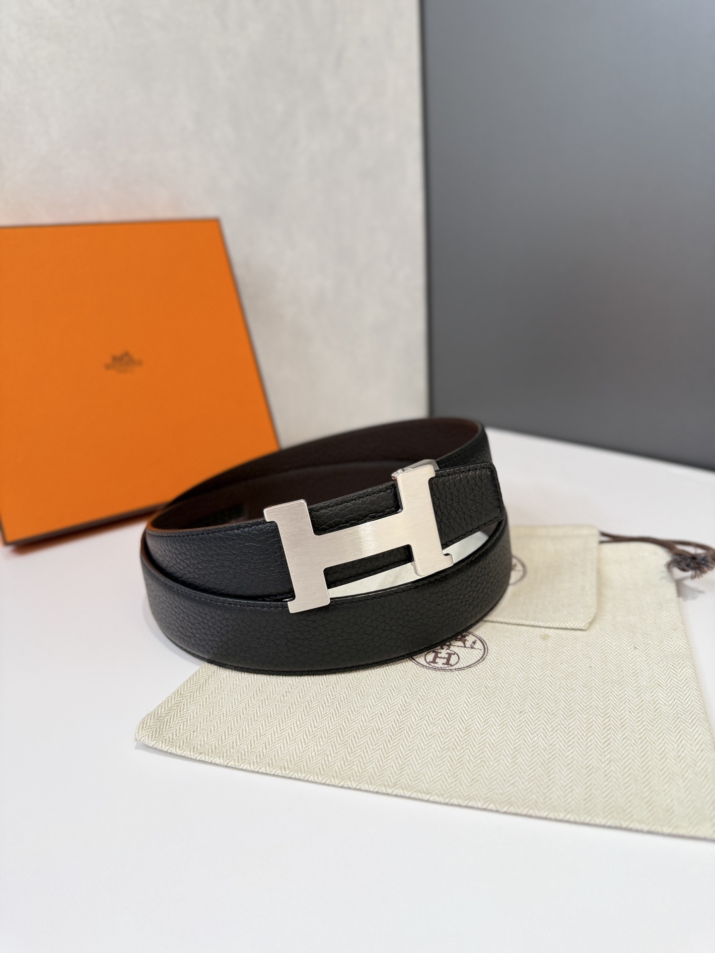 Luxury H Buckle Black Pebble Leather Belt - Silver Satin Finish