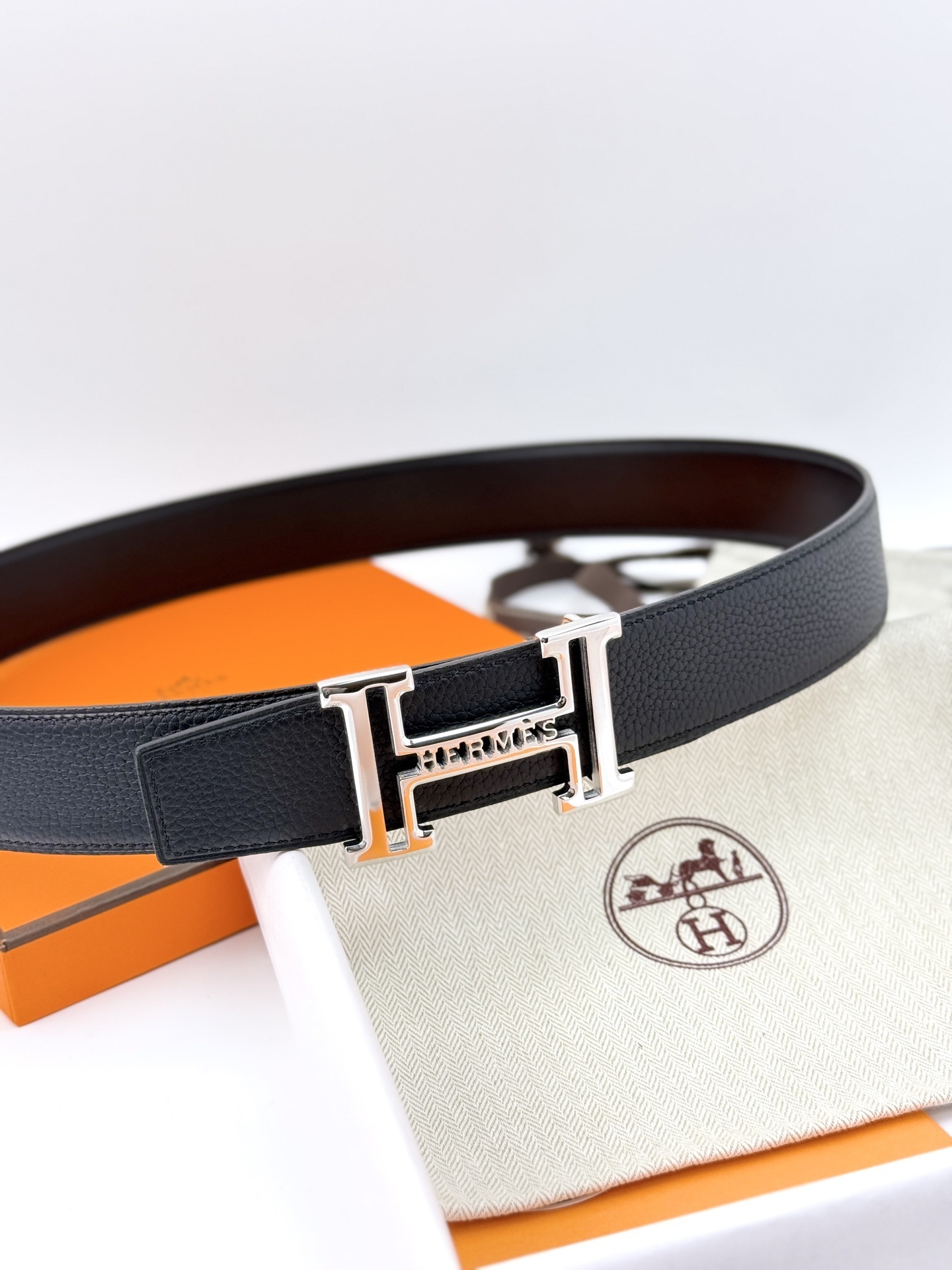 Hermes Reversible H Buckle Leather Belt - Black Silver Tone