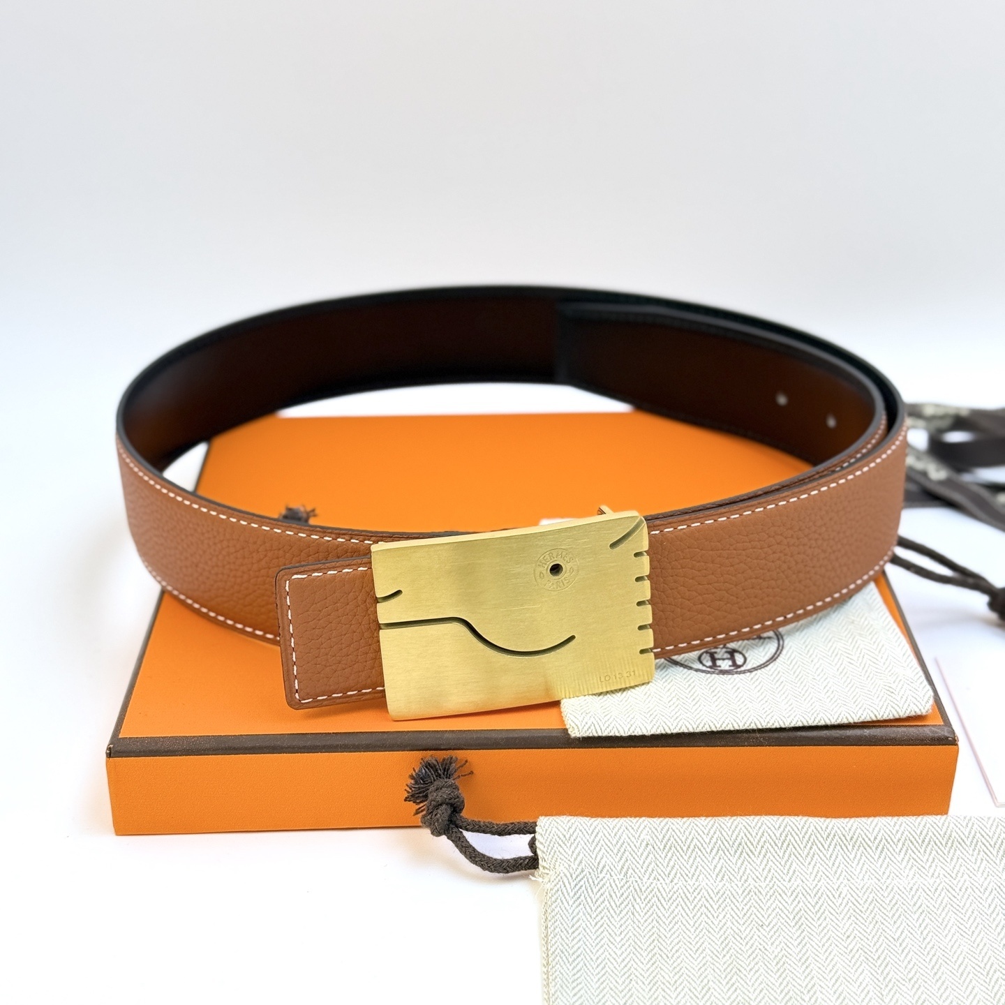 Hermès Reversible Leather Belt with Gold Buckle - Black/Brown