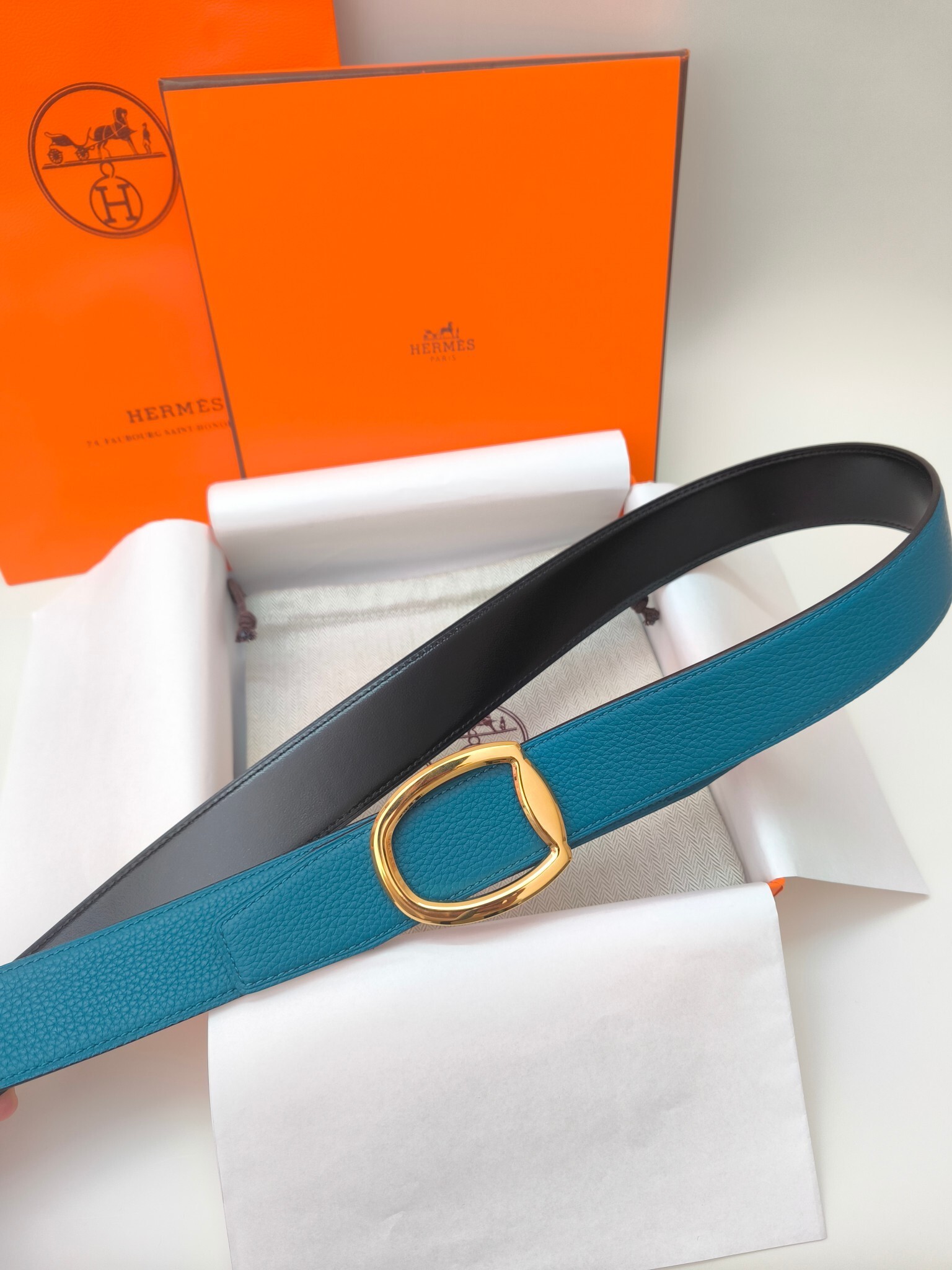 Hermès Blue Leather Belt with Gold Stirrup Buckle - Luxury Accessory