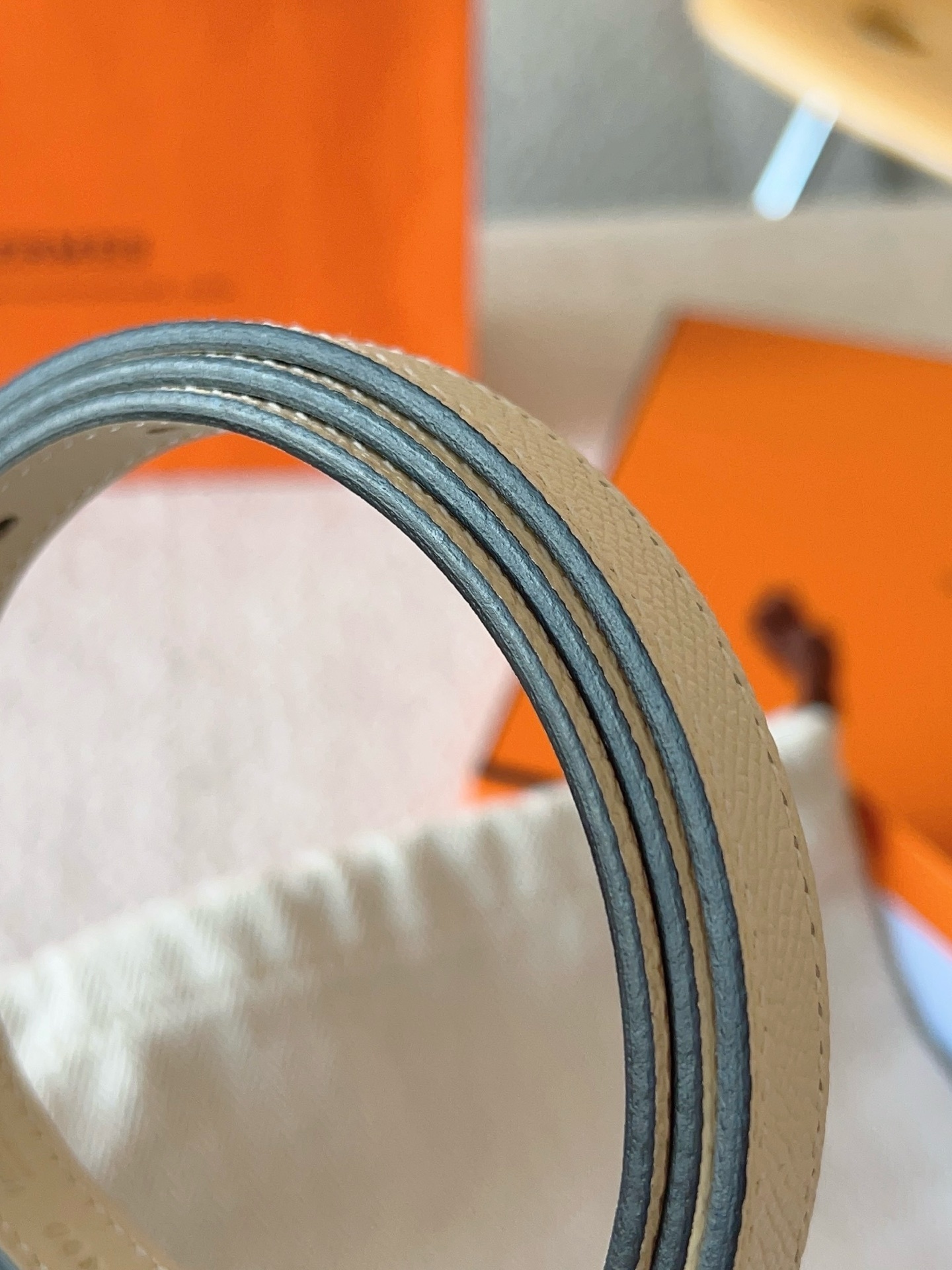 Luxury Hermes Kelly Belt Off-White Epsom Leather Silver Padlock