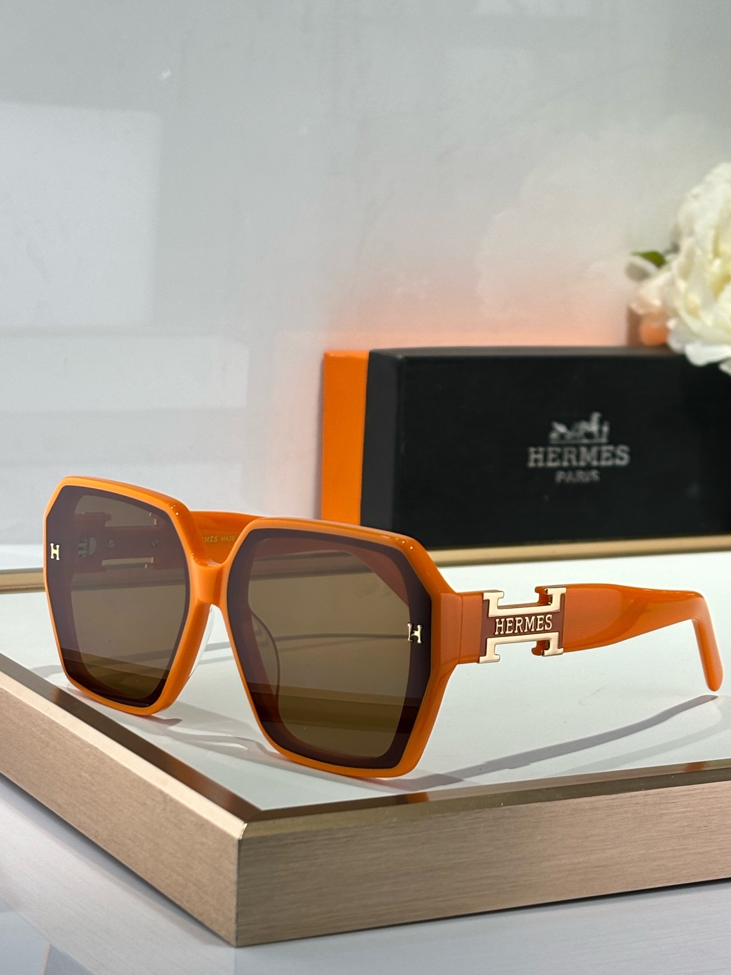 Hermès Oversized Hexagonal Sunglasses – Olive Green Eyewear