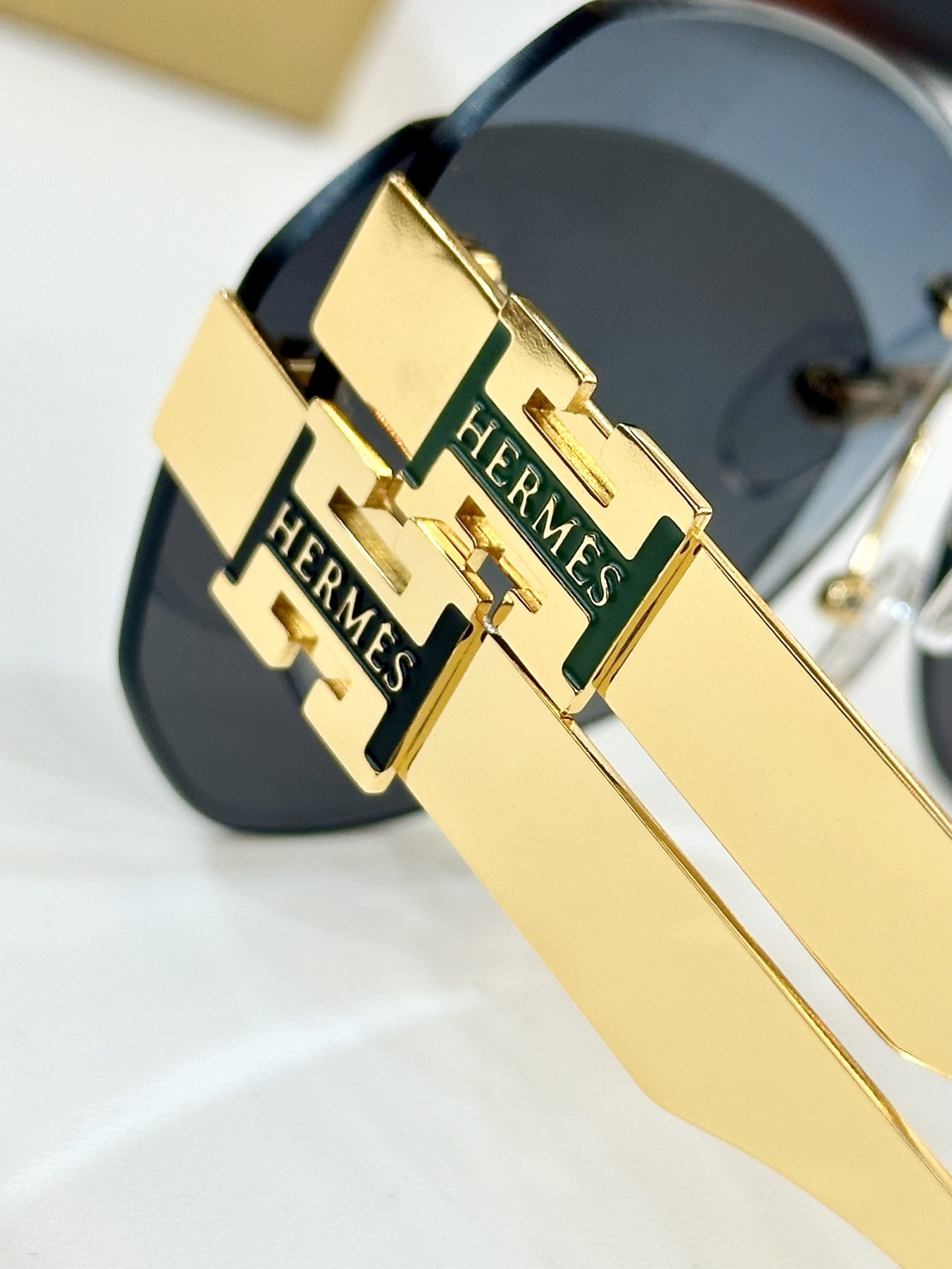 Luxury Hermes Women’s Rimless Butterfly Sunglasses – Brown Gradient