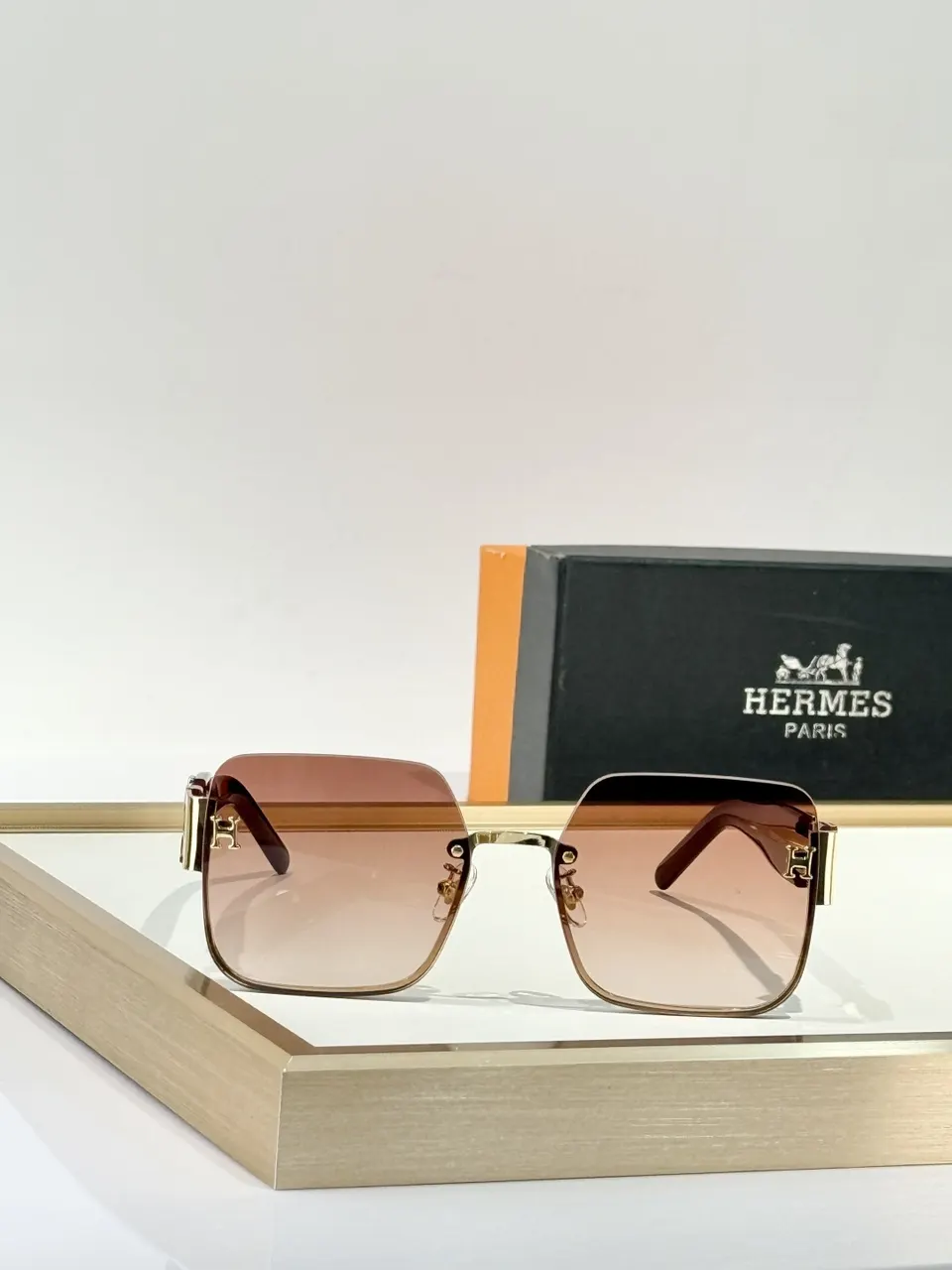 Hermès Brown Gradient Square Sunglasses - Gold Accents