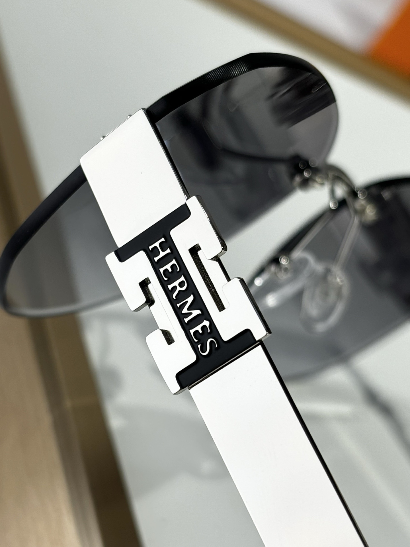 Hermes Luxury Rimless Sunglasses with Brown Gradient Lenses