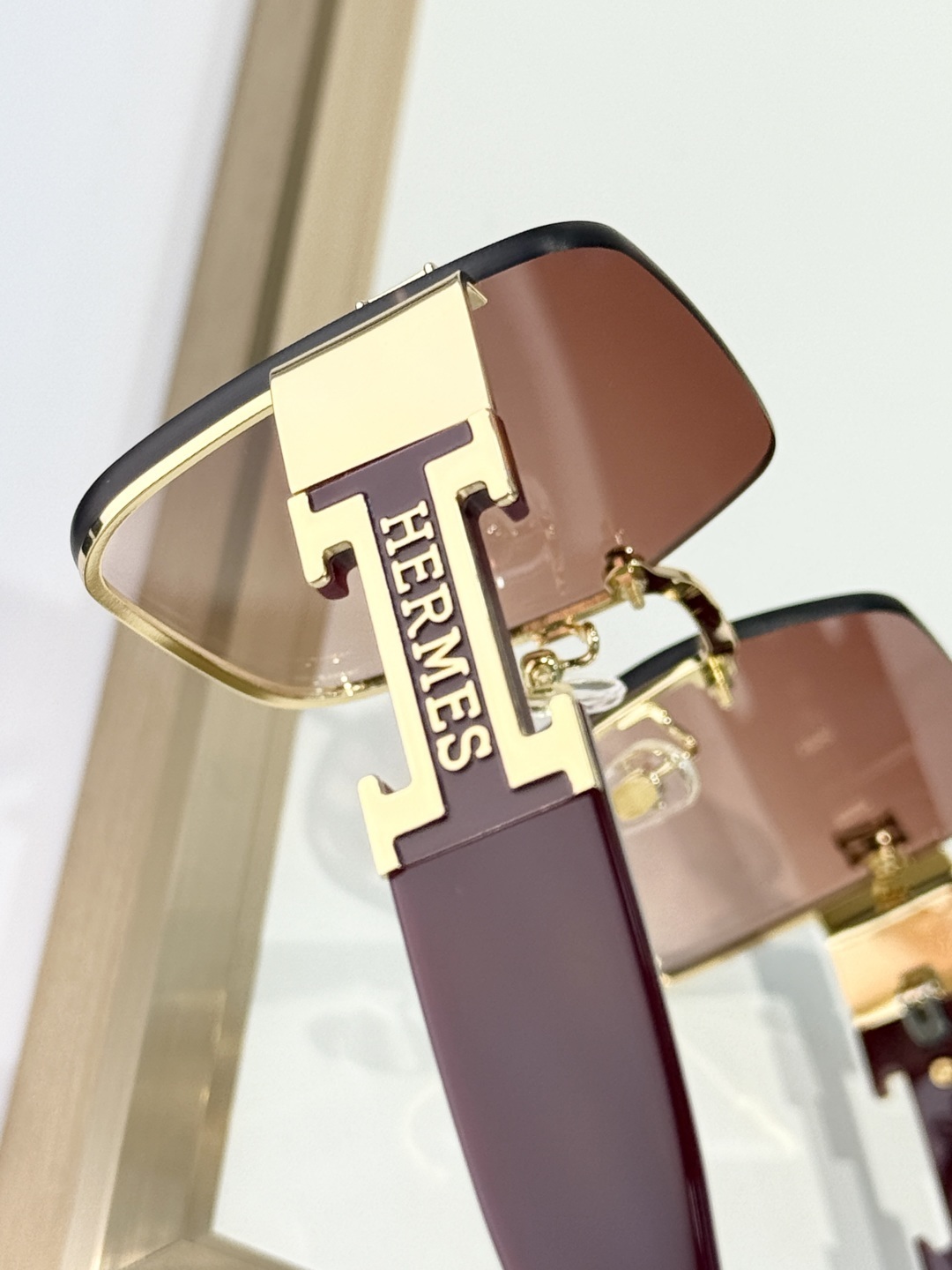 Hermes Luxury Square Gradient Sunglasses for Women – Gold Frame