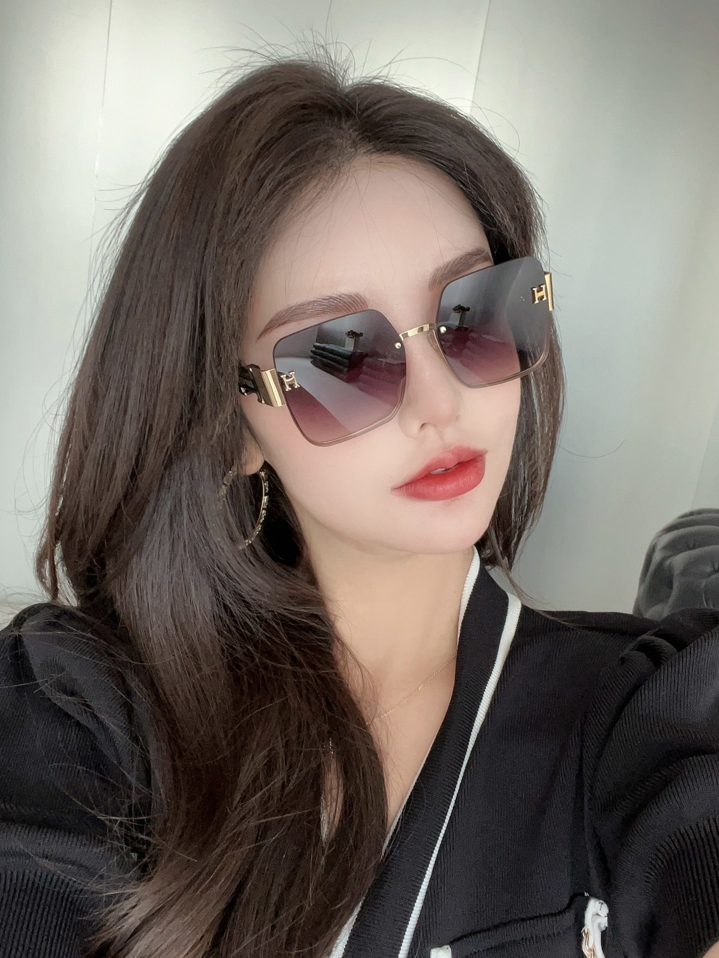 Women's Luxury Oversized Square Sunglasses - Gradient H-Logo Lenses