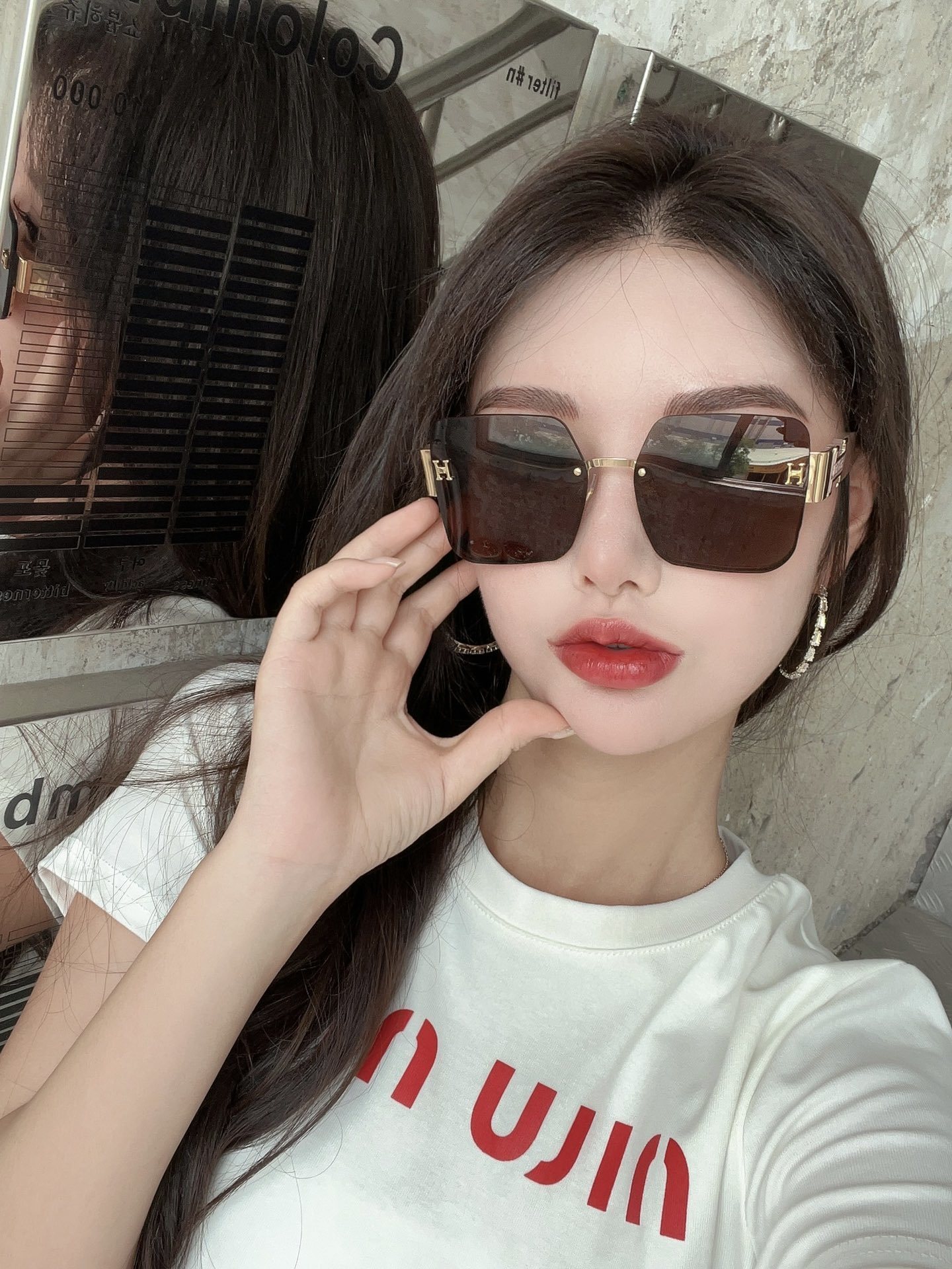 Women’s Luxury Oversized Square Sunglasses – Gradient H-Logo Lenses