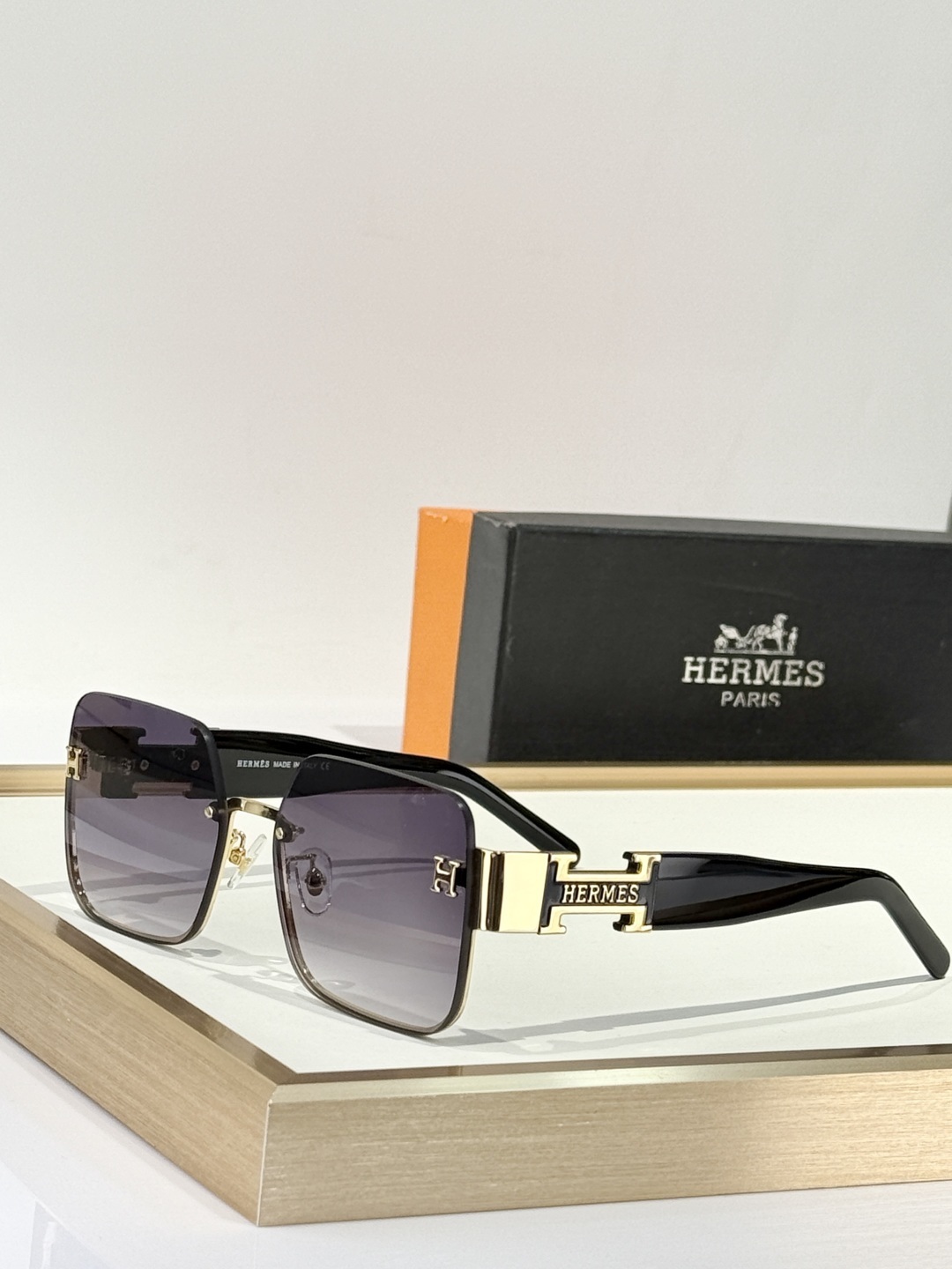 Hermes Women’s Rimless Square Gradient Sunglasses – Burgundy/Gold