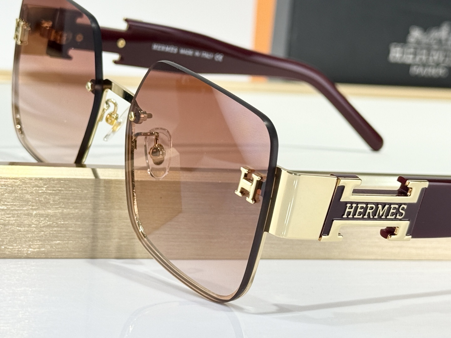 Hermes Paris Luxury Oversized Square Gradient Sunglasses – Gold
