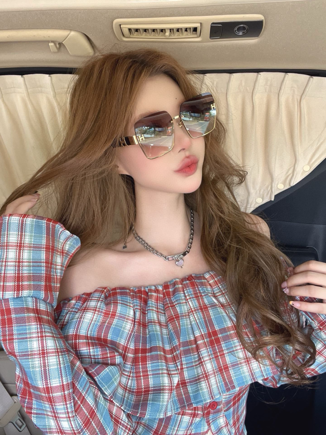 Luxury Women’s Oversized Square Sunglasses – Gradient Lens UV400