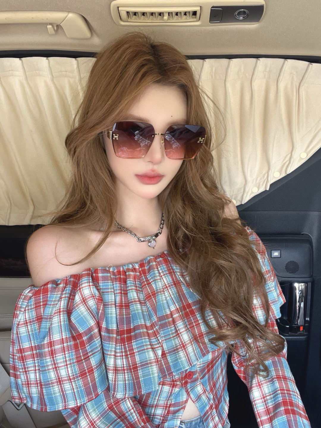 Luxury Women’s Oversized Square Sunglasses – Gradient Lens UV400