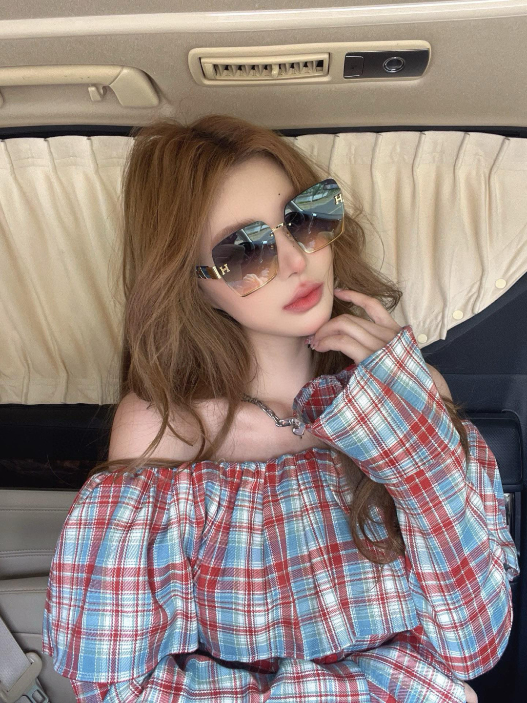 Luxury Women’s Oversized Square Sunglasses – Gradient Lens UV400