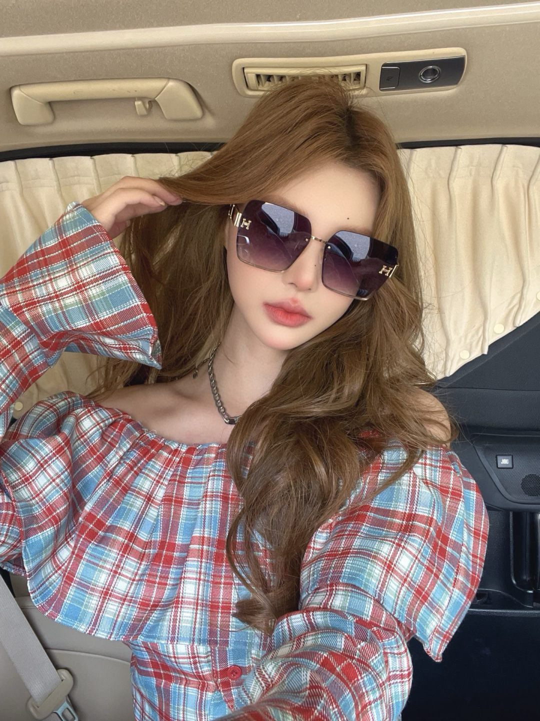 Luxury Oversized Square Sunglasses with Gold H Logo for Women