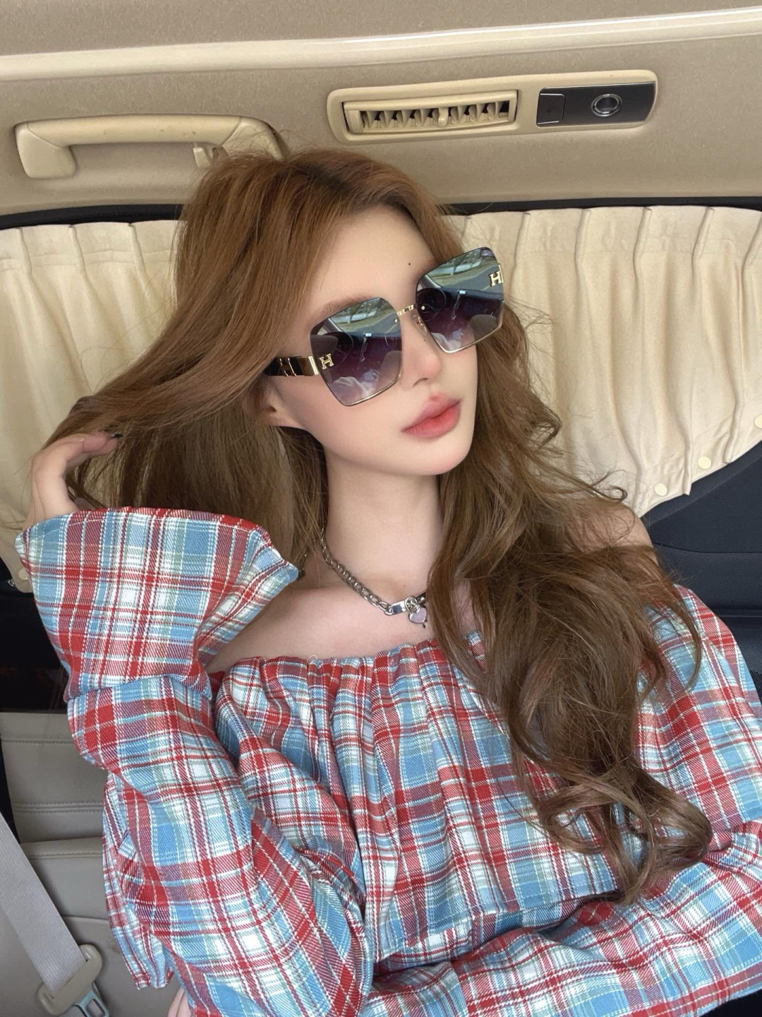 Luxury Oversized Square Sunglasses with Gold H Logo for Women