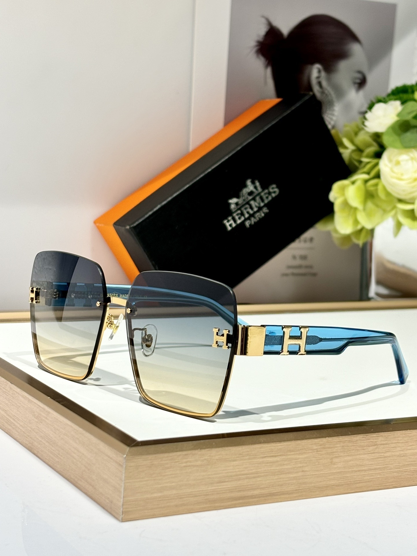 Hermes Luxury Oversized Square Gradient Sunglasses with Gold Logo