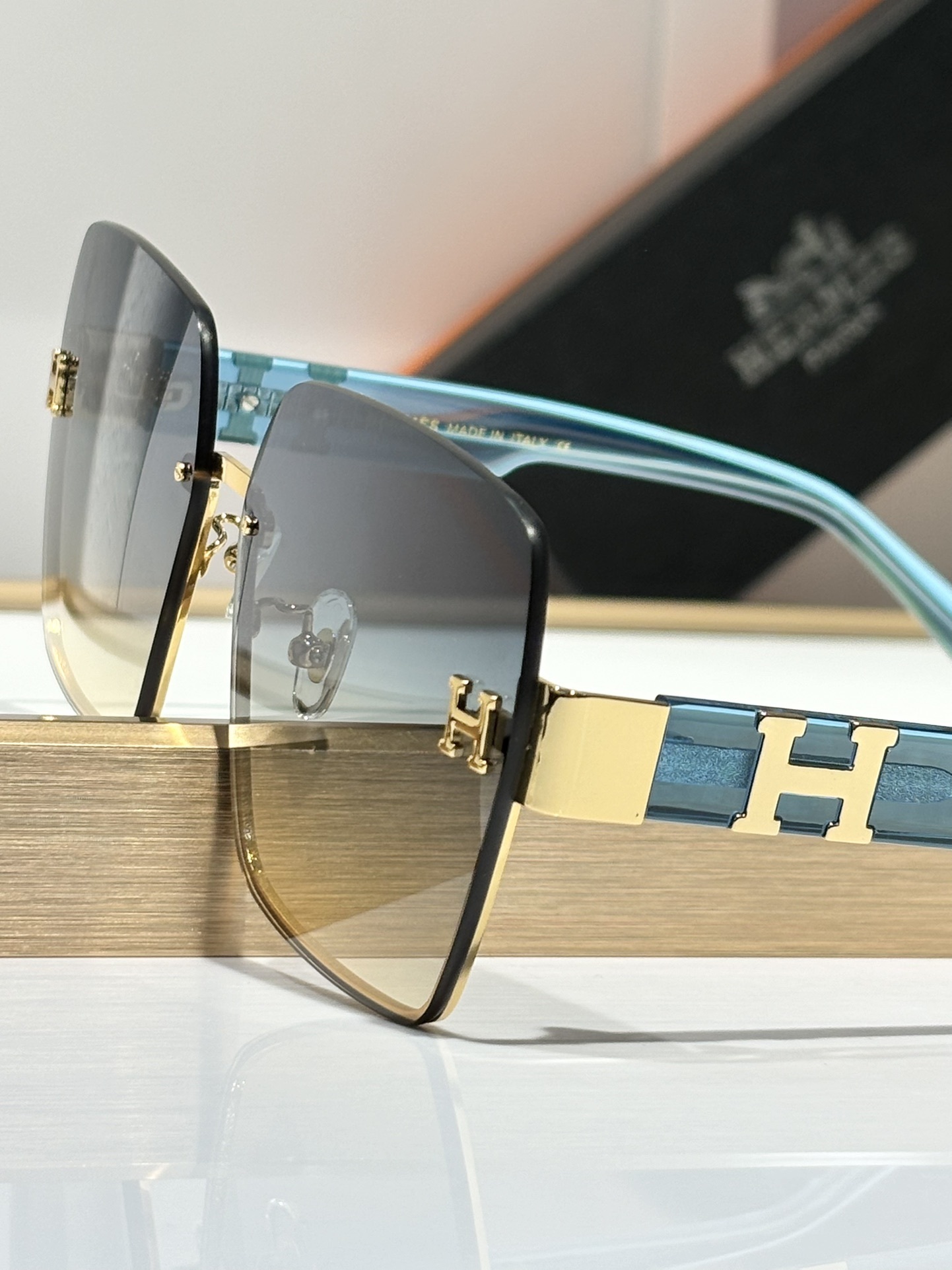 Hermes Luxury Oversized Square Gradient Sunglasses with Gold Logo