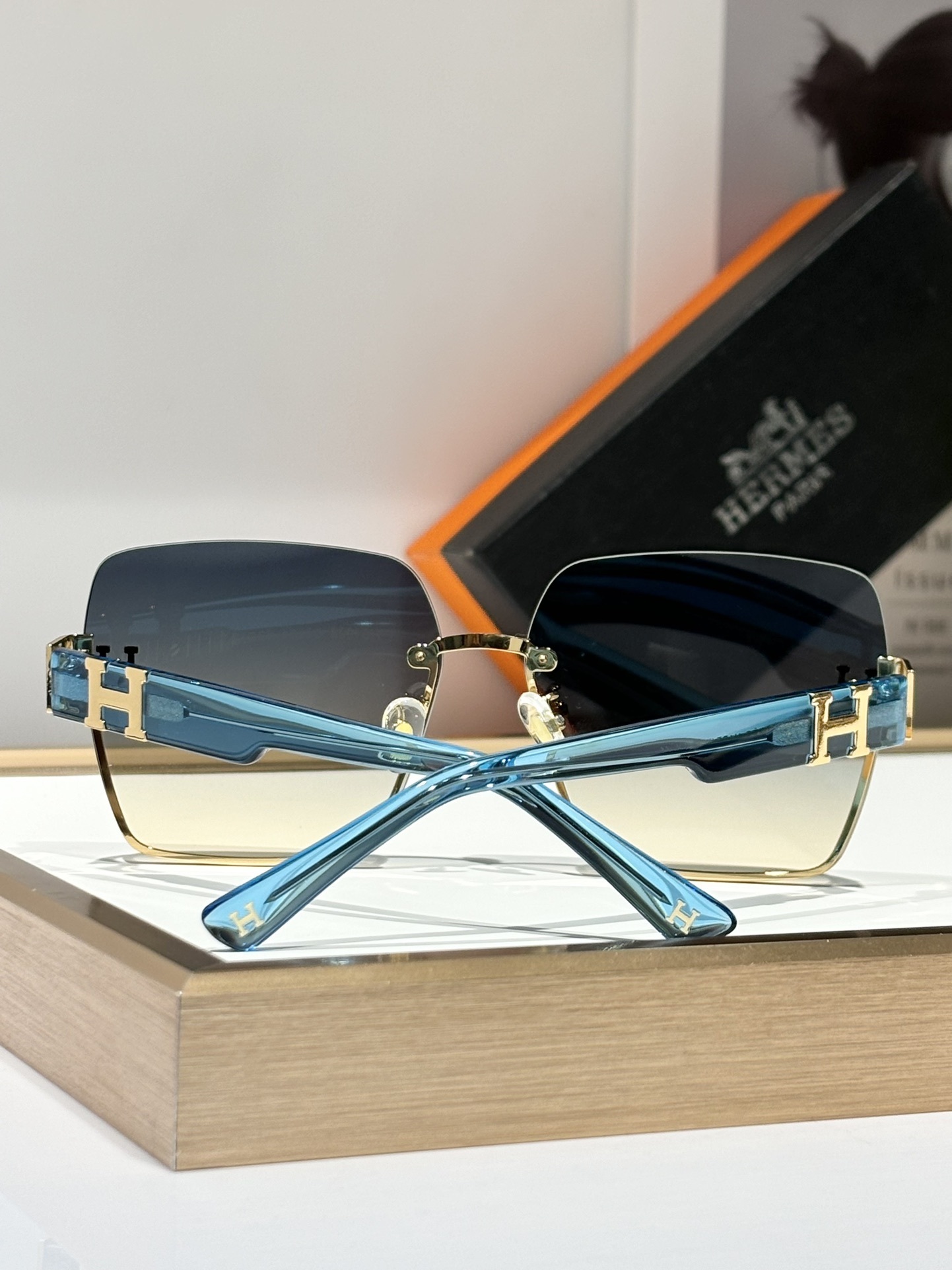 Hermes Luxury Oversized Square Gradient Sunglasses with Gold Logo