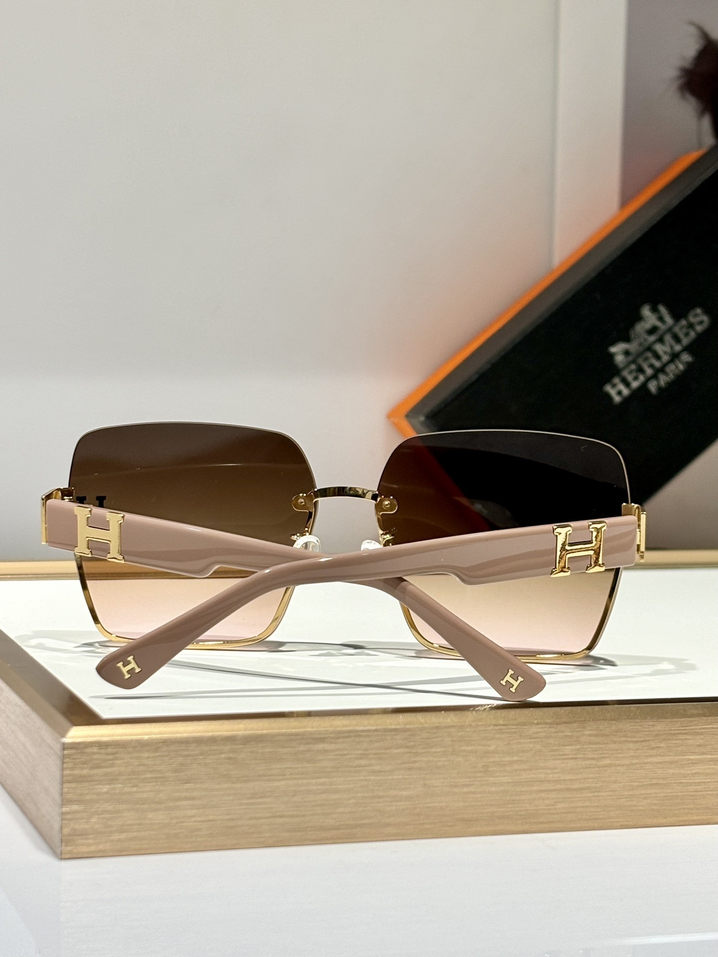 Hermès Luxury Oversized Square Sunglasses for Women – Gold Frame