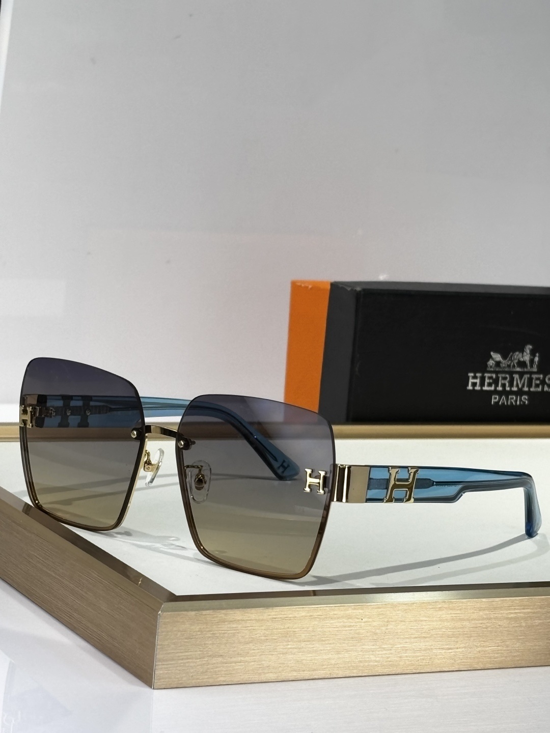 Hermes Luxury Square Rimless Sunglasses with Gold H Logo