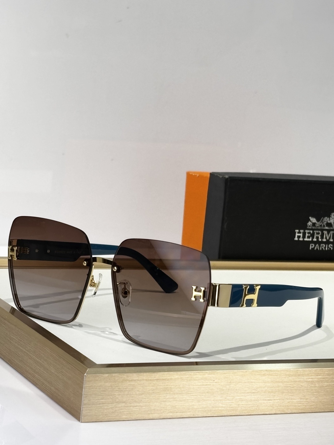 Hermes Luxury Square Rimless Sunglasses with Gold H Logo