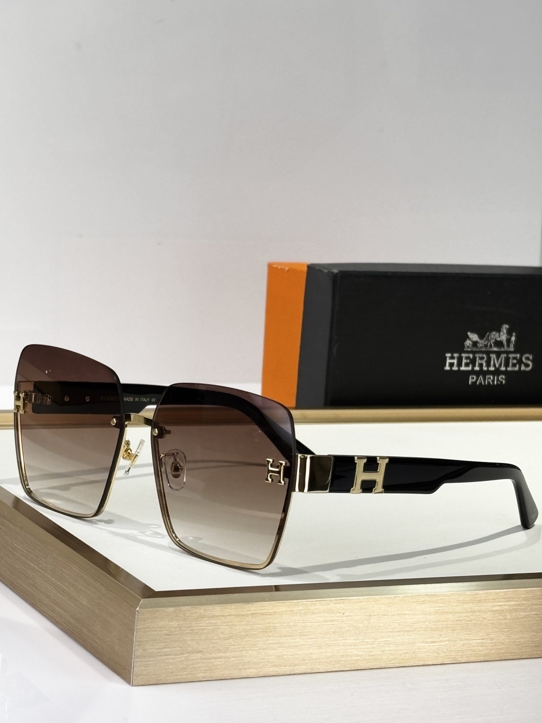 Hermes Luxury Square Rimless Sunglasses with Gold H Logo