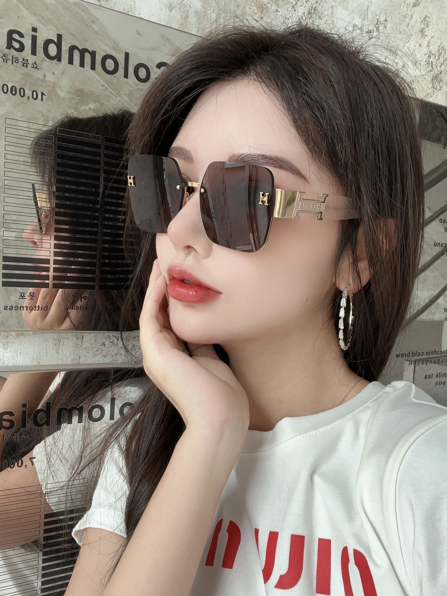 Women’s Luxury Rimless Square Sunglasses – Oversized Gradient Lenses