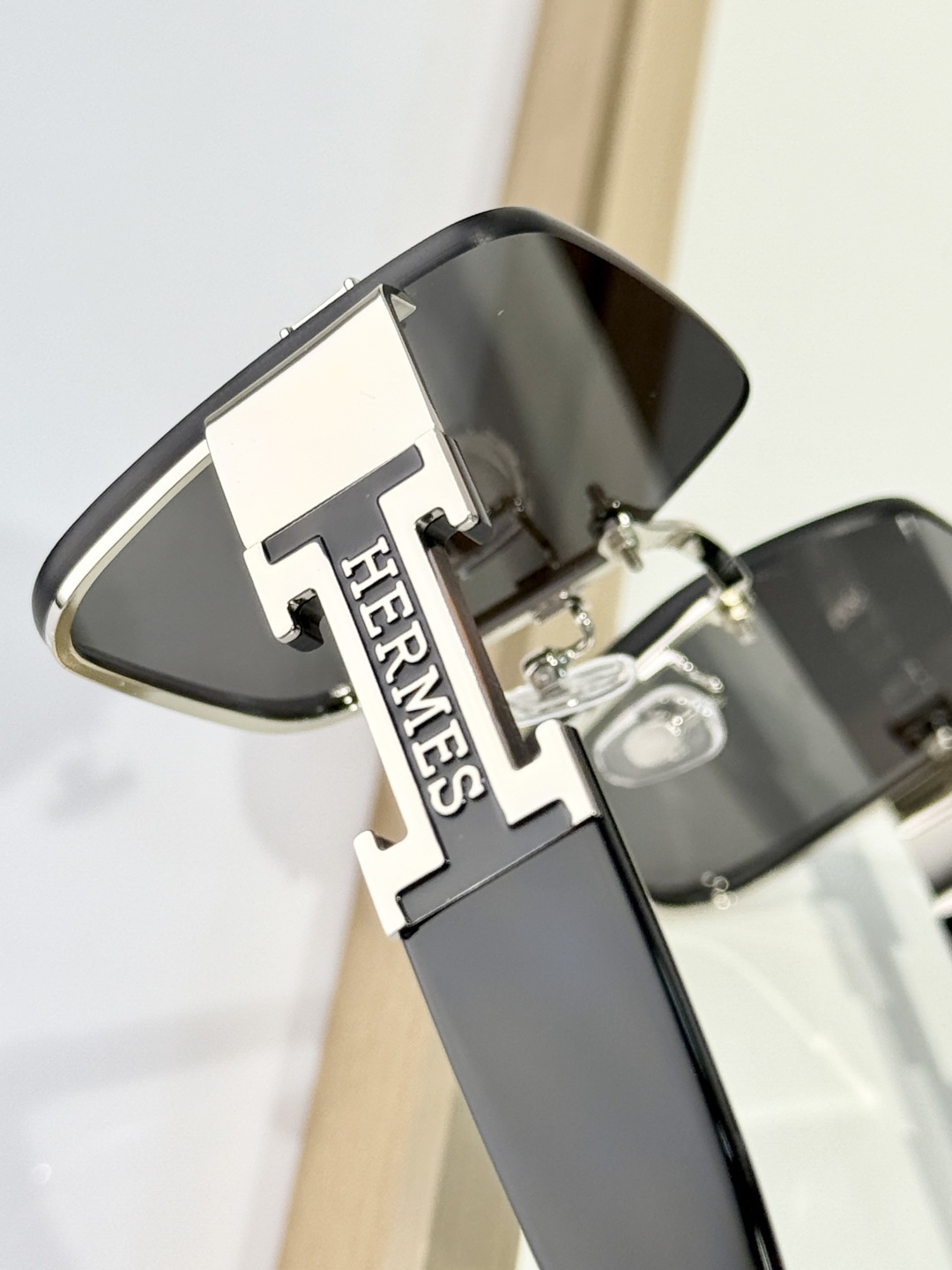 Luxury Square Sunglasses with Silver H Logo – Unisex Eyewear