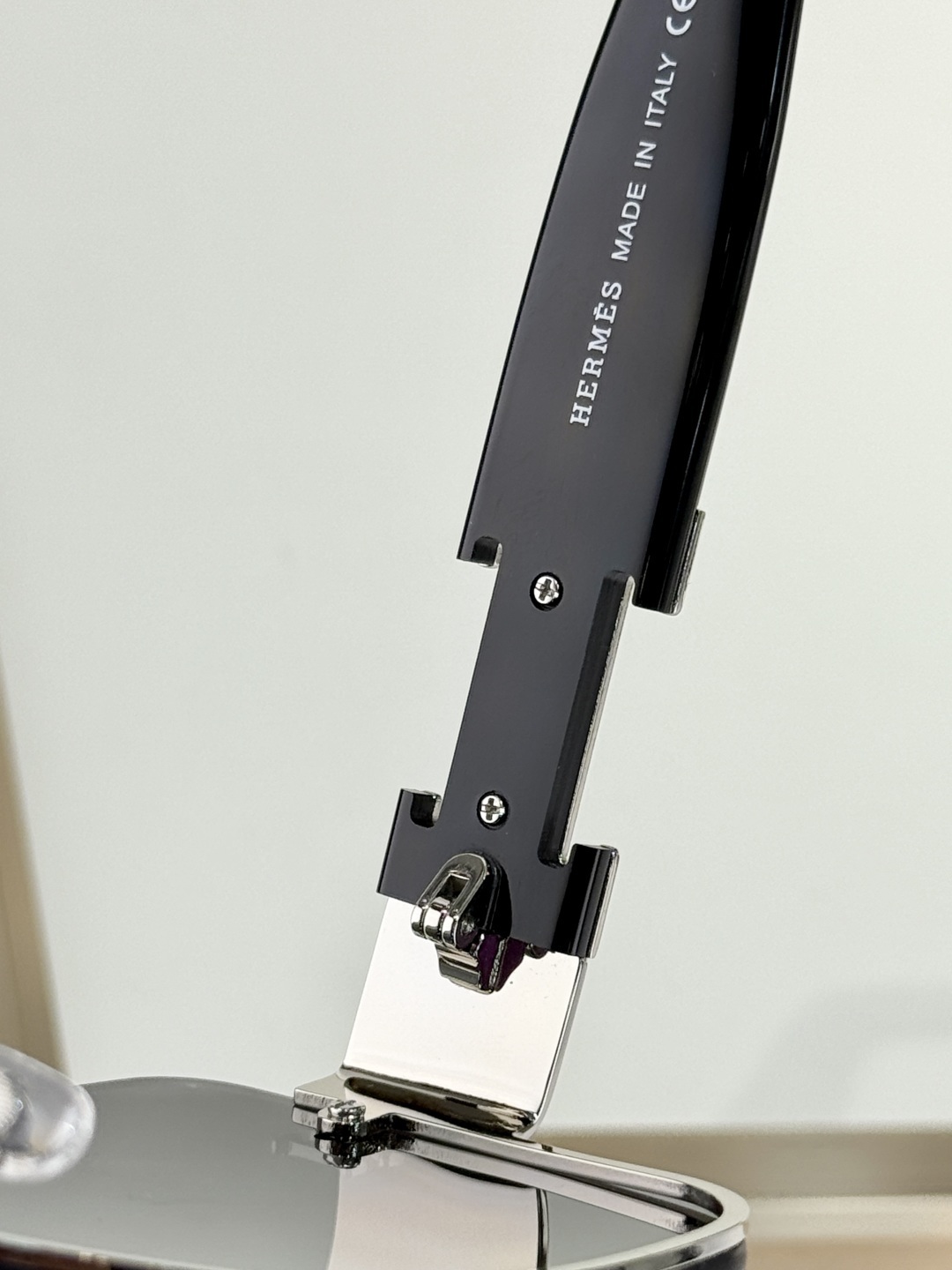 Luxury Square Sunglasses with Silver H Logo – Unisex Eyewear