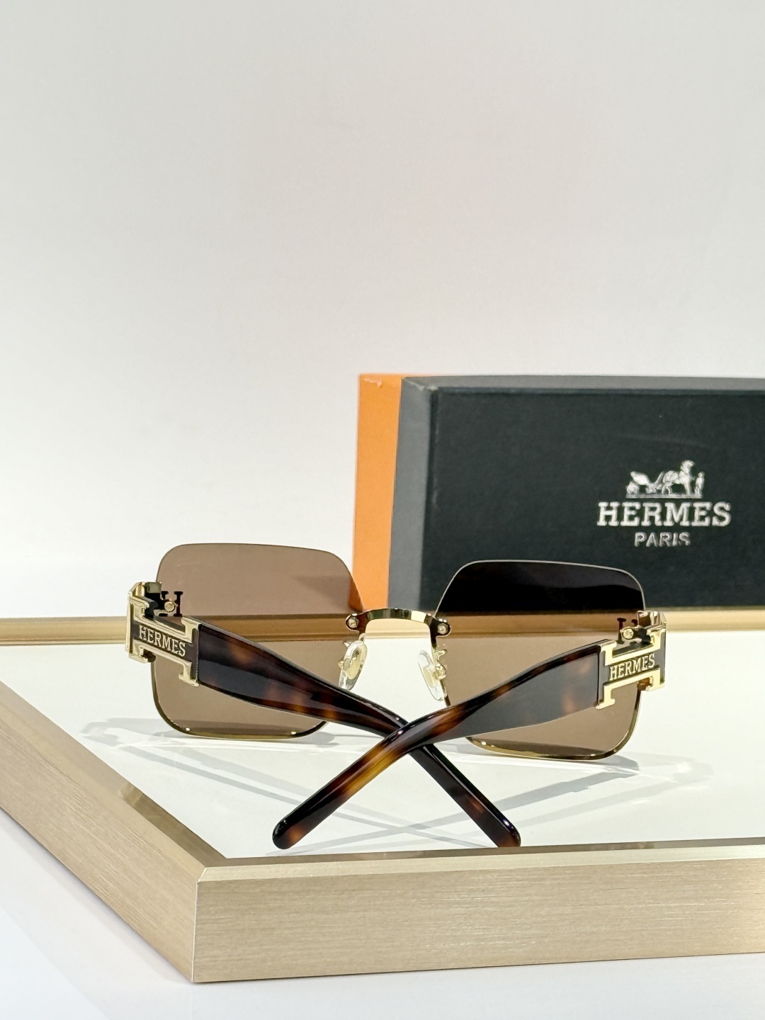 Hermes Luxury Oversized Square Sunglasses with Signature H Logo