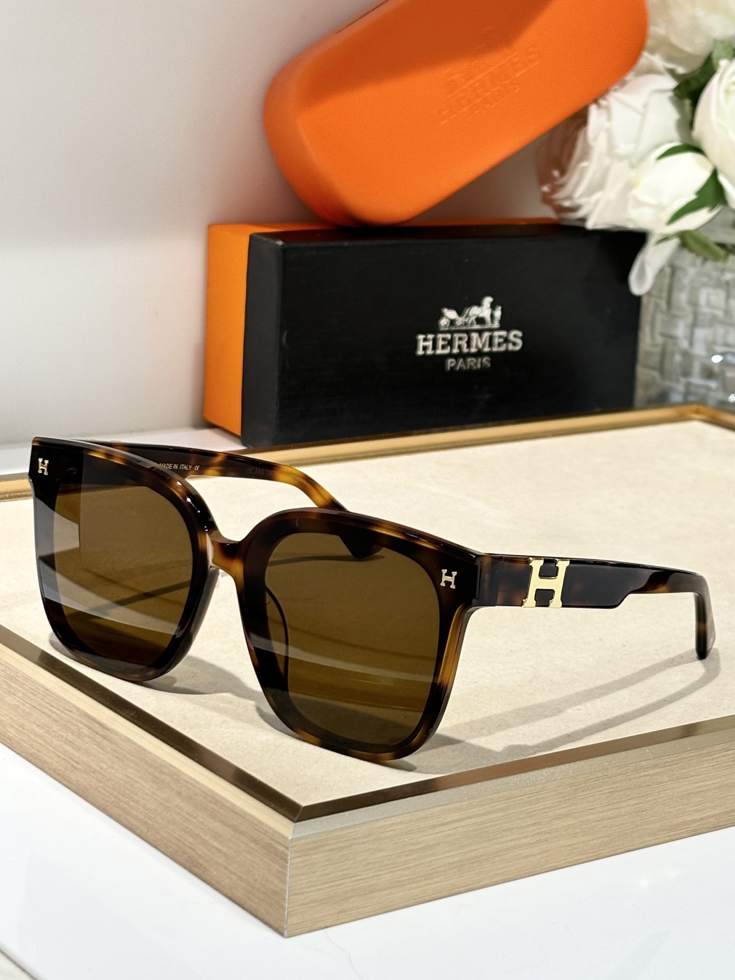 Hermès Women’s Oversized White Sunglasses with Gold H-Logo