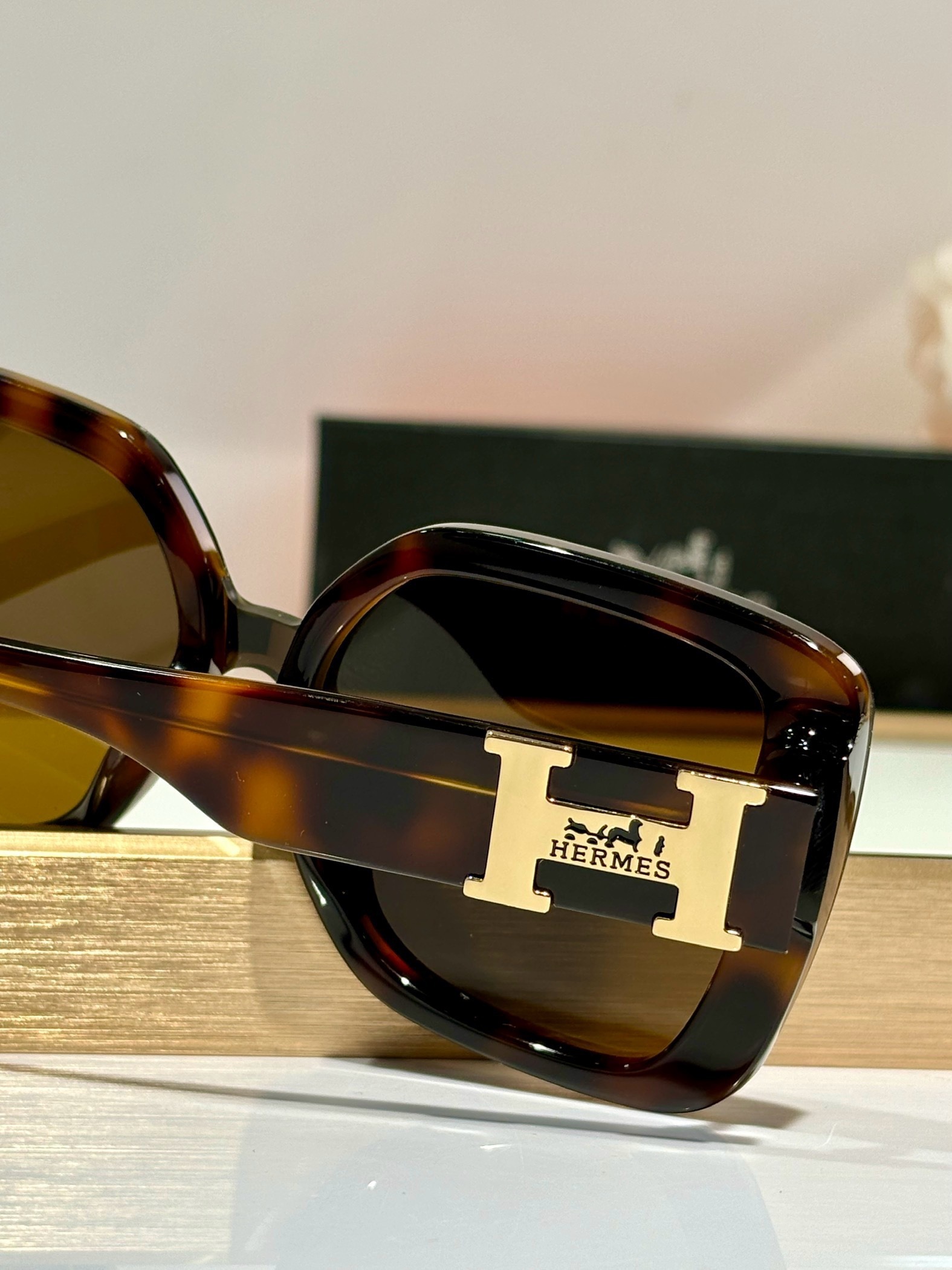 Hermès Luxury Oversized Square Tortoise Shell Sunglasses